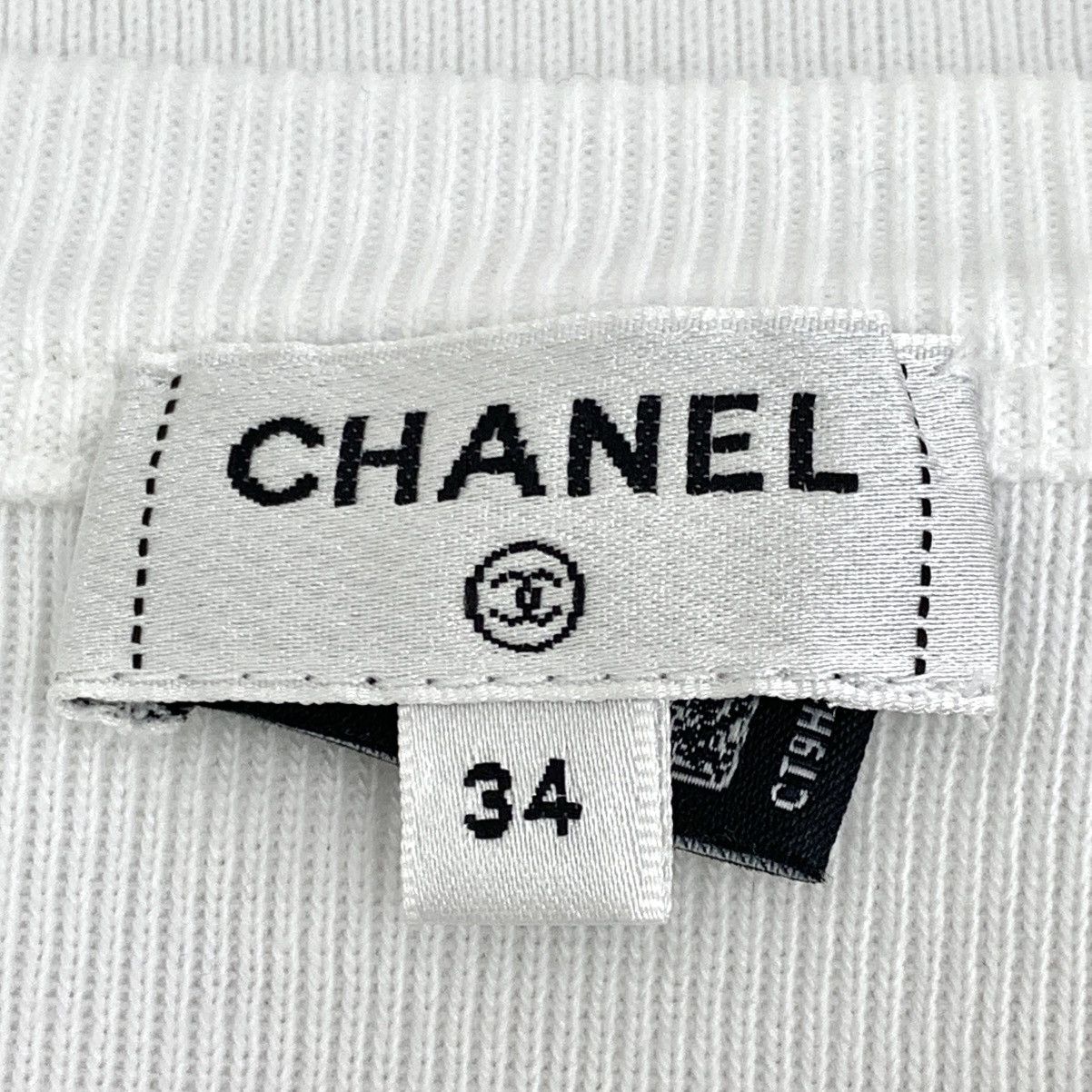Chanel Chanel White Camellia Embossed Short Sleeve T-shirt K26WX Size XXS / US 00 / IT 34 - 6 Thumbnail
