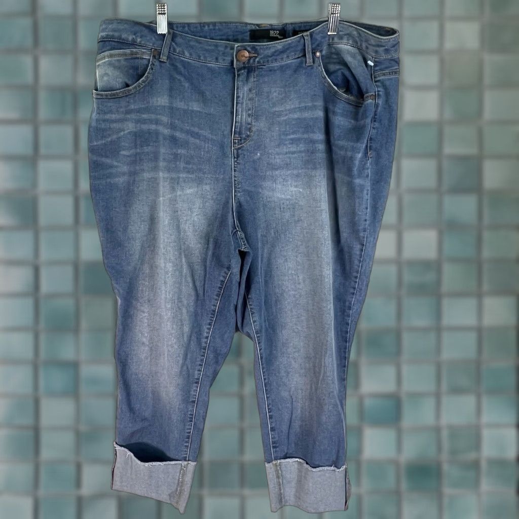 Vintage 1822 Denim Jeans Women's 24W Plus Blue Cropped Cuffed High Rise Stretch Denim Inseam 25 Regular Rise Zip Closure Logo Button Zipper 42 in Waist Size 42" / US 20 - 1 Thumbnail