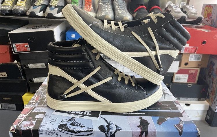 Rick Owens Rick Owens Cowhide black and white classic mid top sneakers Size US 8 / EU 41 - 7 Thumbnail