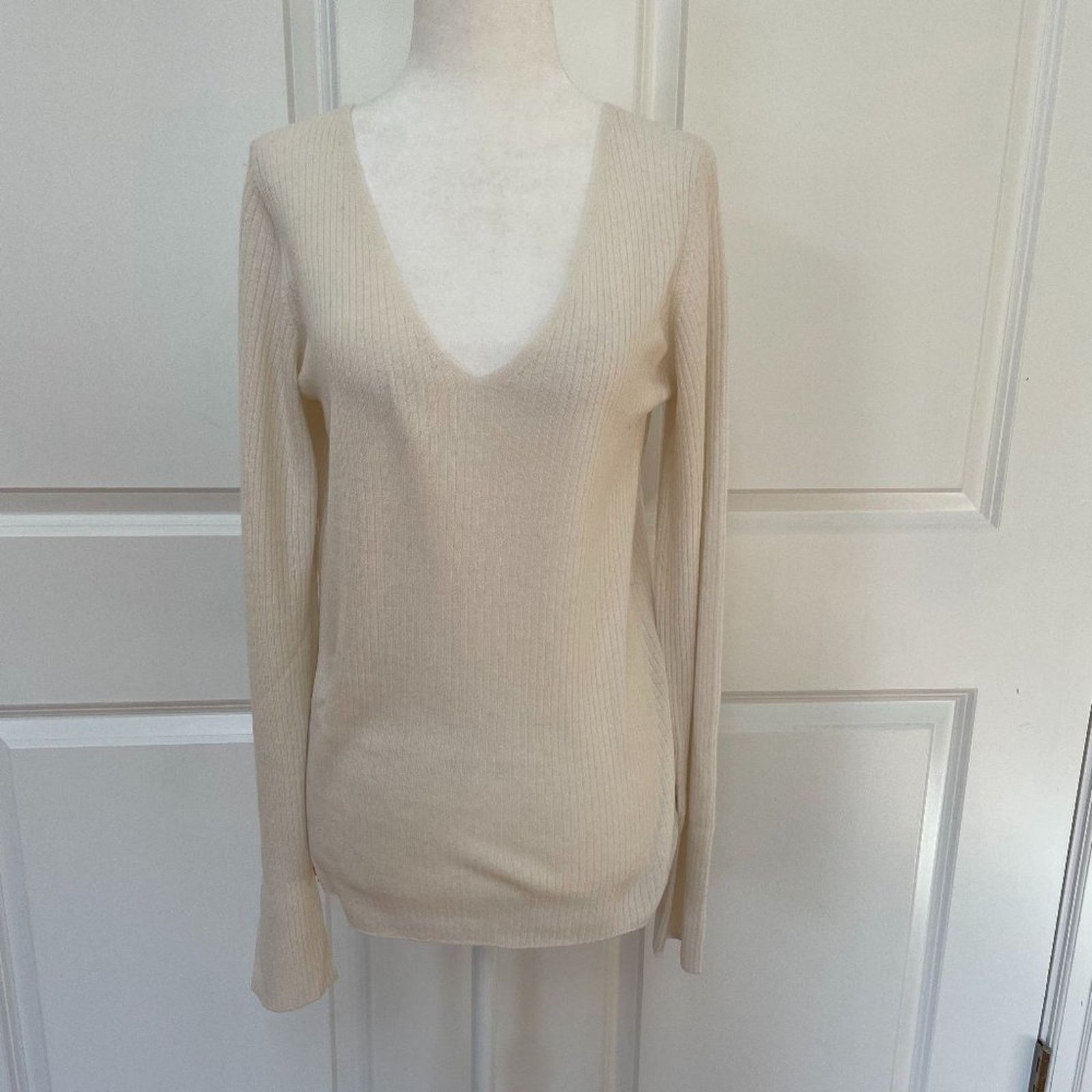 Vince V-Neck Slim Rib Cashmere Sweater from VINCE Size XL / US 12-14 / IT 48-50 - 3 Thumbnail