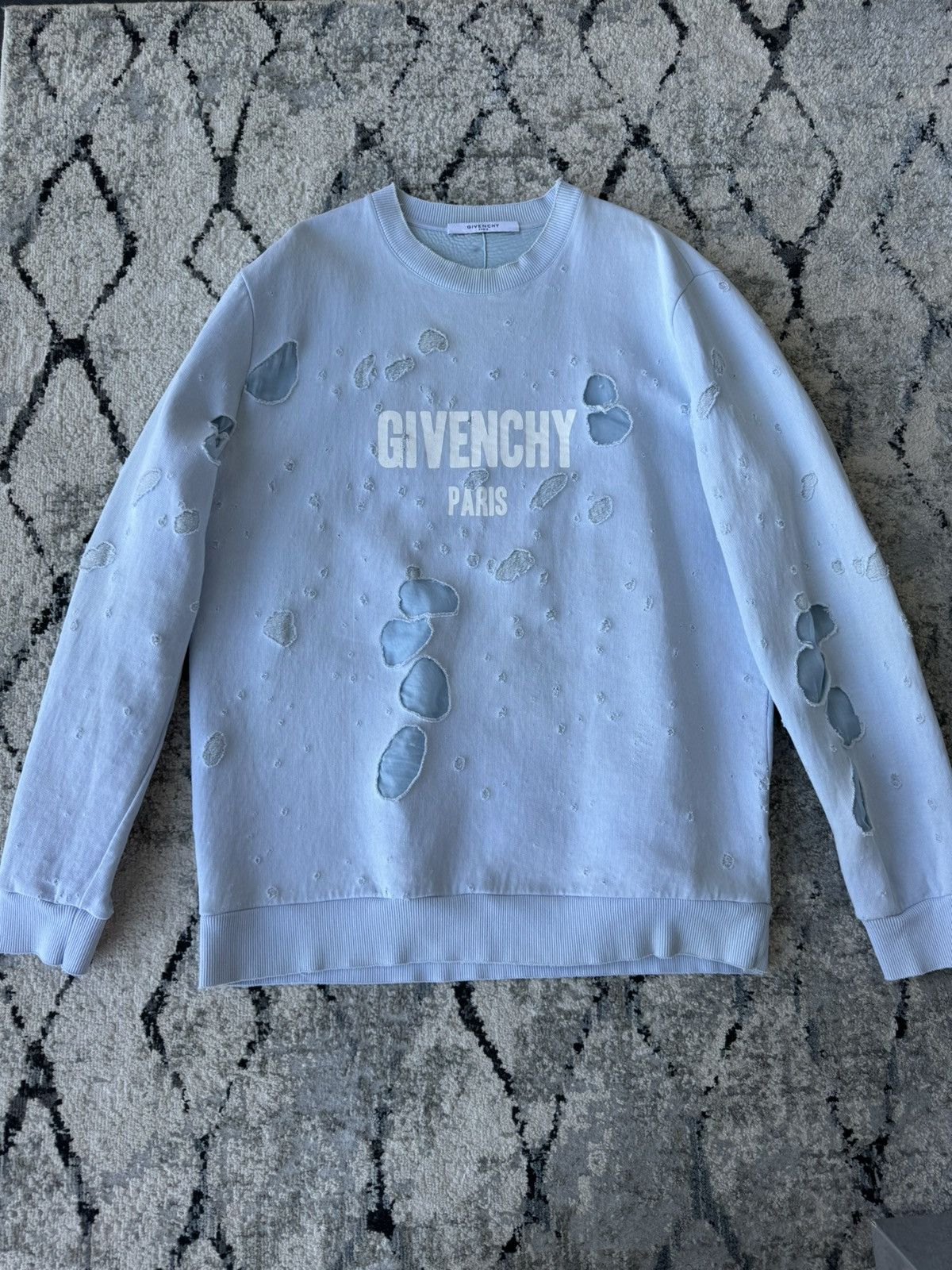 Givenchy Givenchy Baby Blue Destroyed/Distressed Logo Crewneck Size US L / EU 52-54 / 3 - 1 Thumbnail