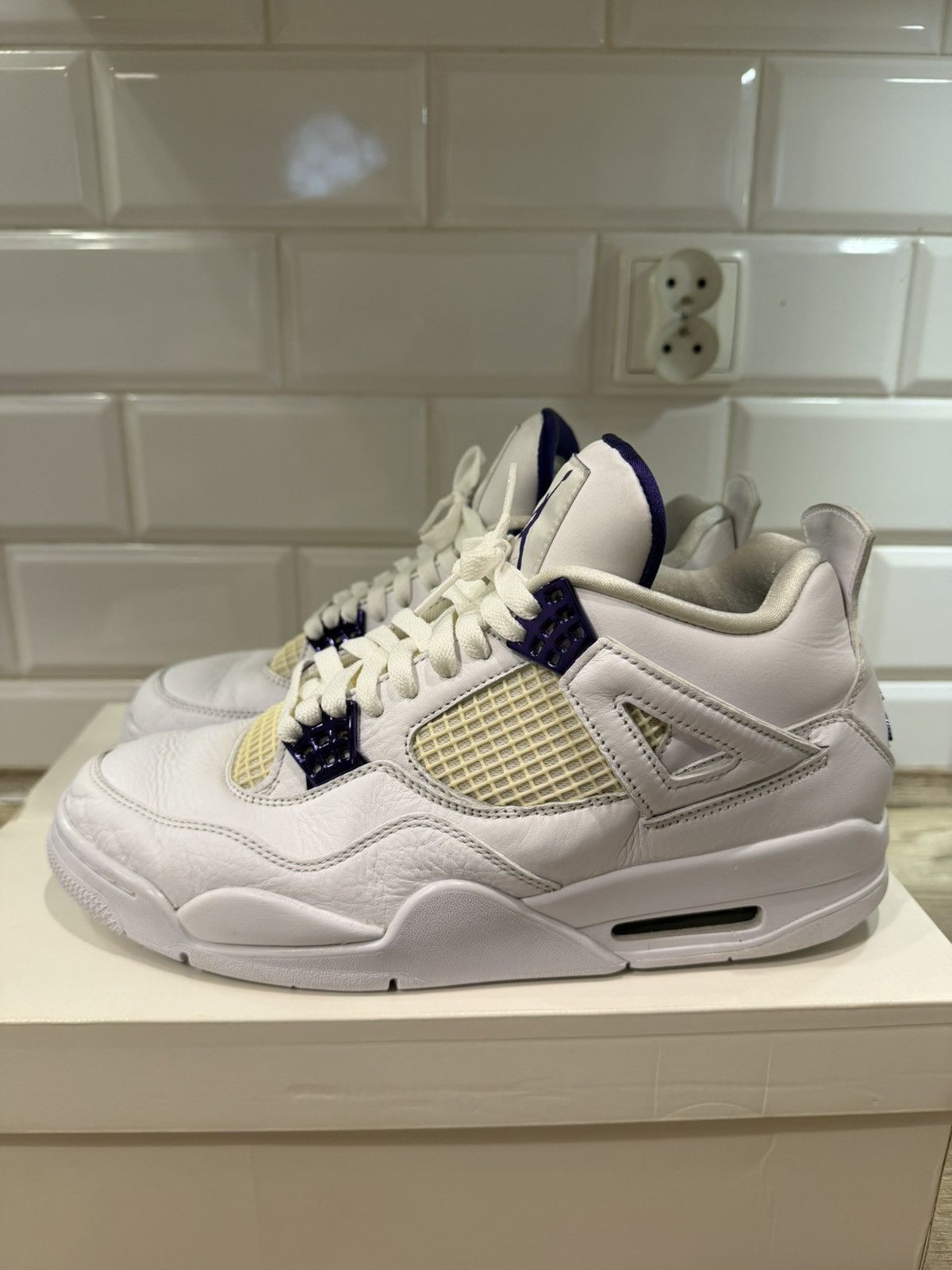 Jordan Brand Jordan 4 Metallic Purple Size US 10.5 / EU 43-44 - 1 Thumbnail