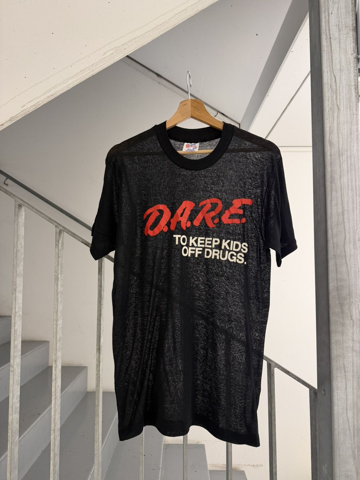 Vintage Vintage 80s D.A.R.E To Keep Kids Off Drugs T-Shirt Size US M / EU 48-50 / 2 - 1 Thumbnail