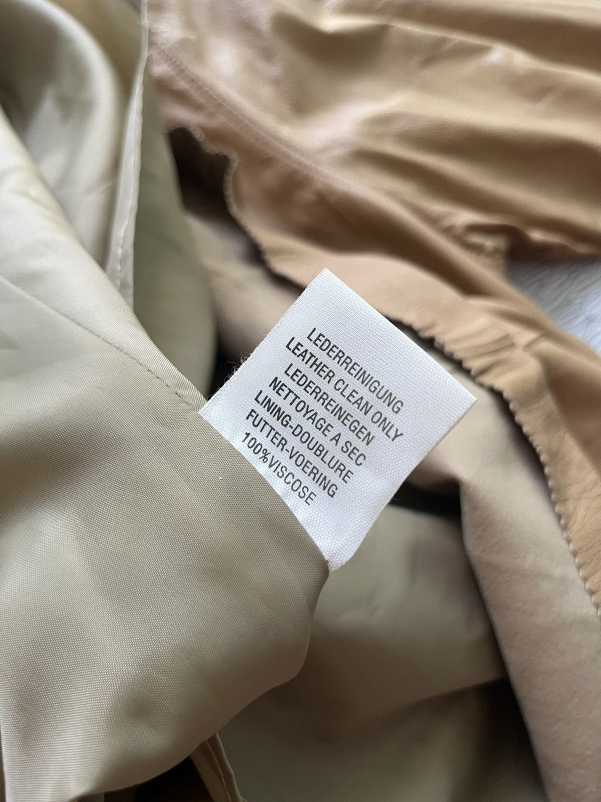 Versace Versace Classic V2 Vintage Genuine Leather Coat Beige Size L / US 10 / IT 46 - 9 Thumbnail