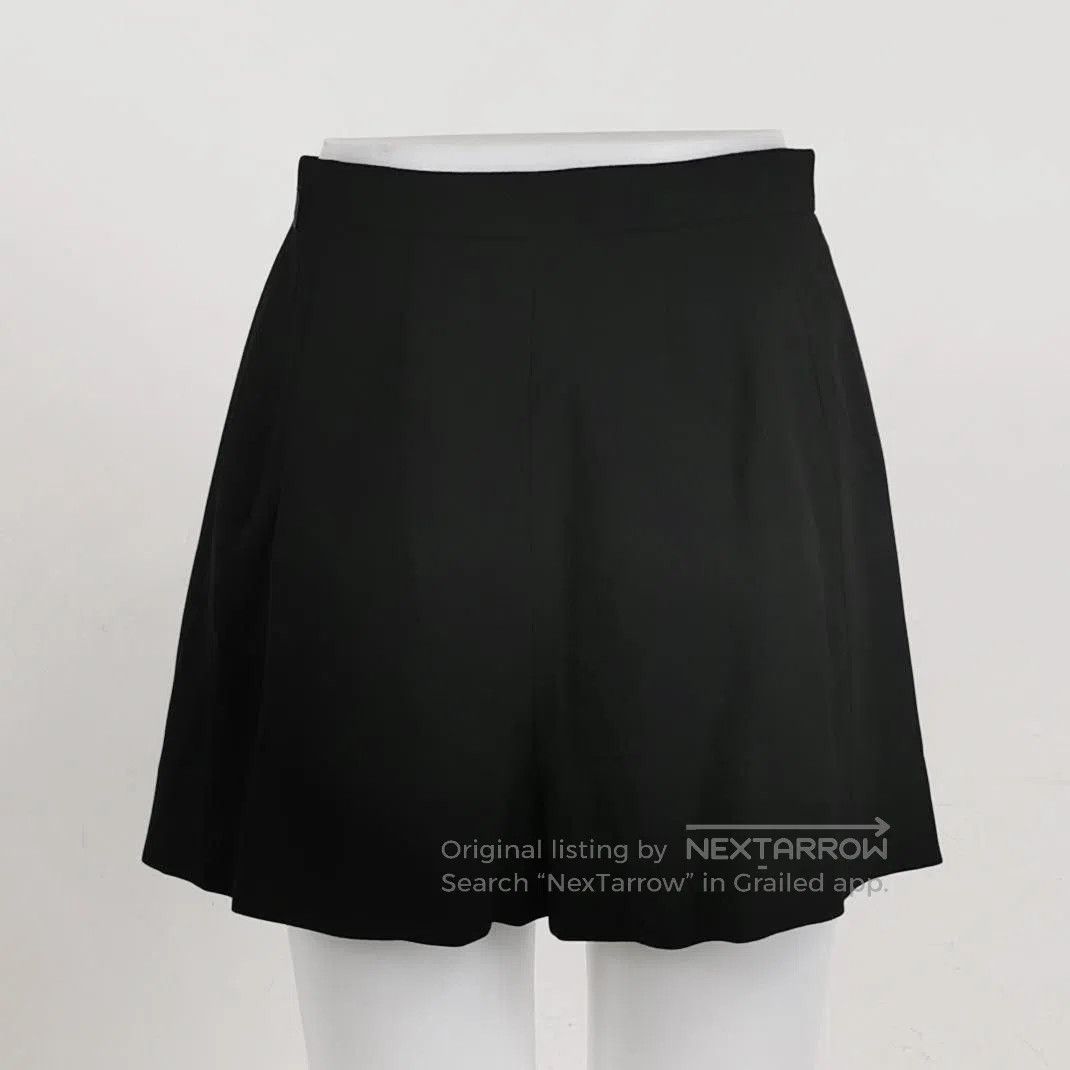 Saint Laurent Paris Saint Laurent Black Pleated Studded Skirt S/36. Size 35" - 2 Thumbnail