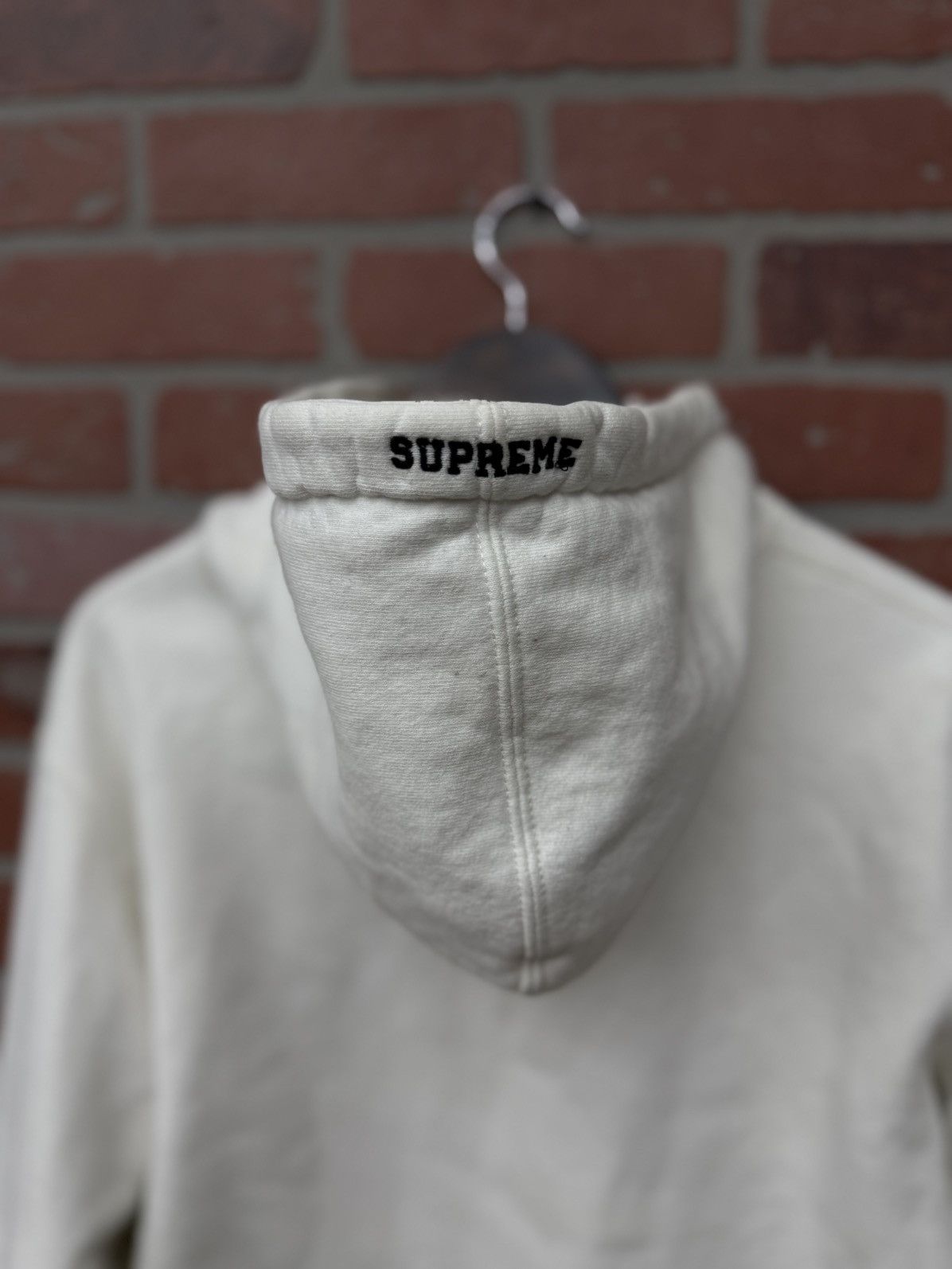 Supreme Supreme Hoodie Pullover White Size Large Pre Owned Size US L / EU 52-54 / 3 - 7 Thumbnail
