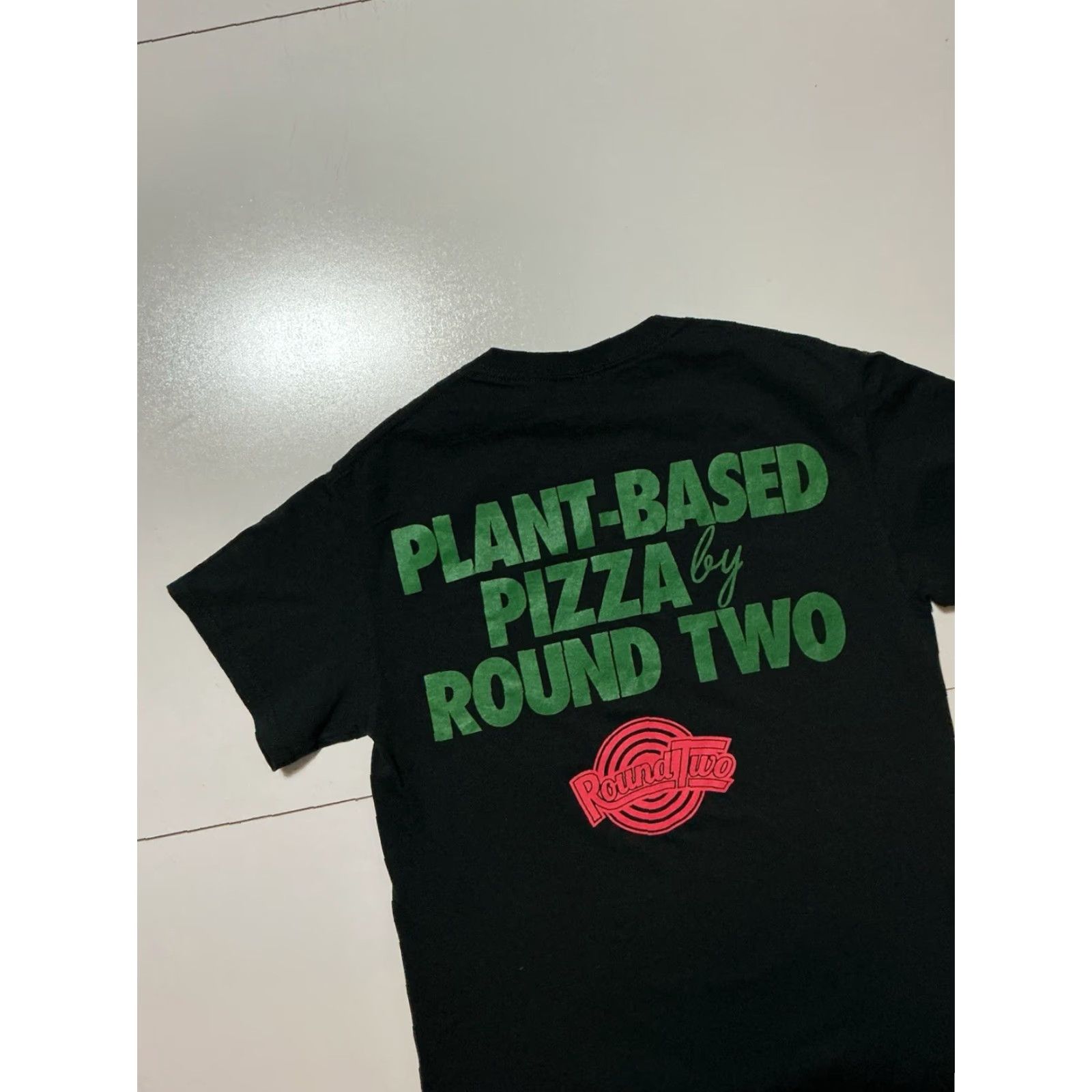 Round Two VINTAGE Round Two Sean Wotherspoon Plant Based Pizza Ninja Turtles Graphic T-Shirt Sz. S Size US S / EU 44-46 / 1 - 4 Thumbnail