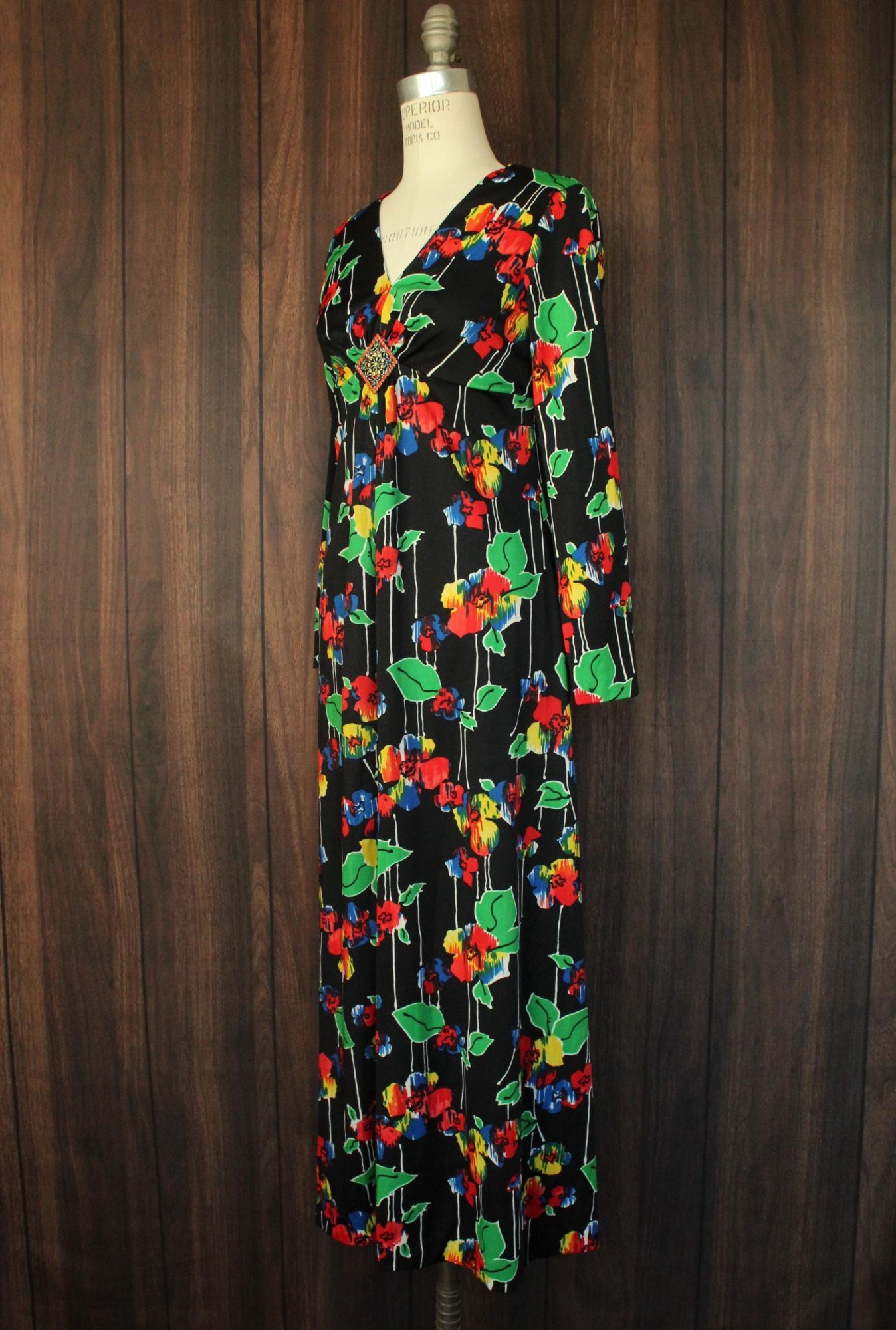 Vintage Vintage 1960s Dress, Black Floral Print with Brooch Maxidre Size M / US 6-8 / IT 42-44 - 5 Thumbnail