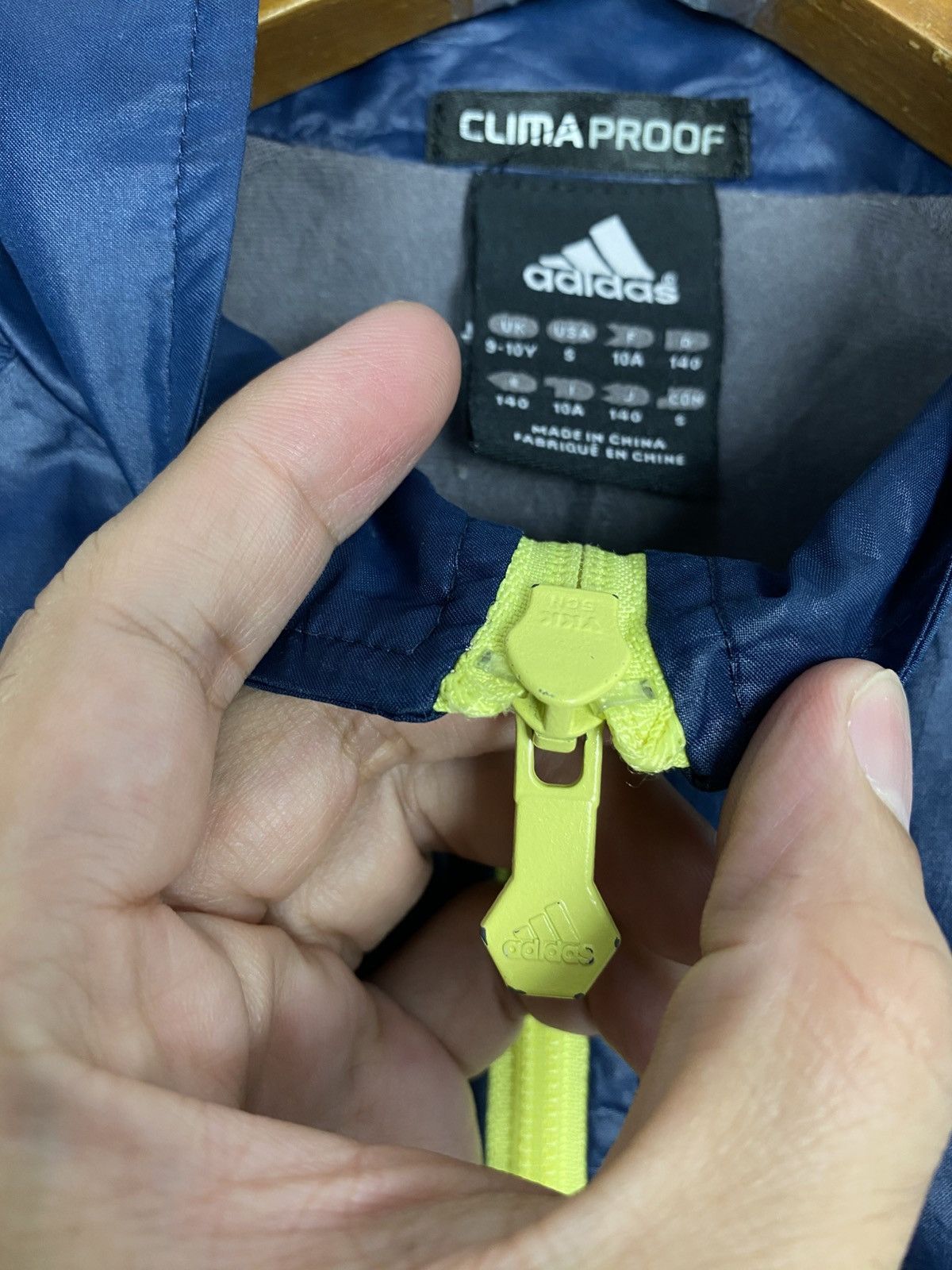 Adidas Rare‼️ Adidas Side Tape Logo Light Jacket for Boys Size US XXS / EU 40 - 5 Thumbnail