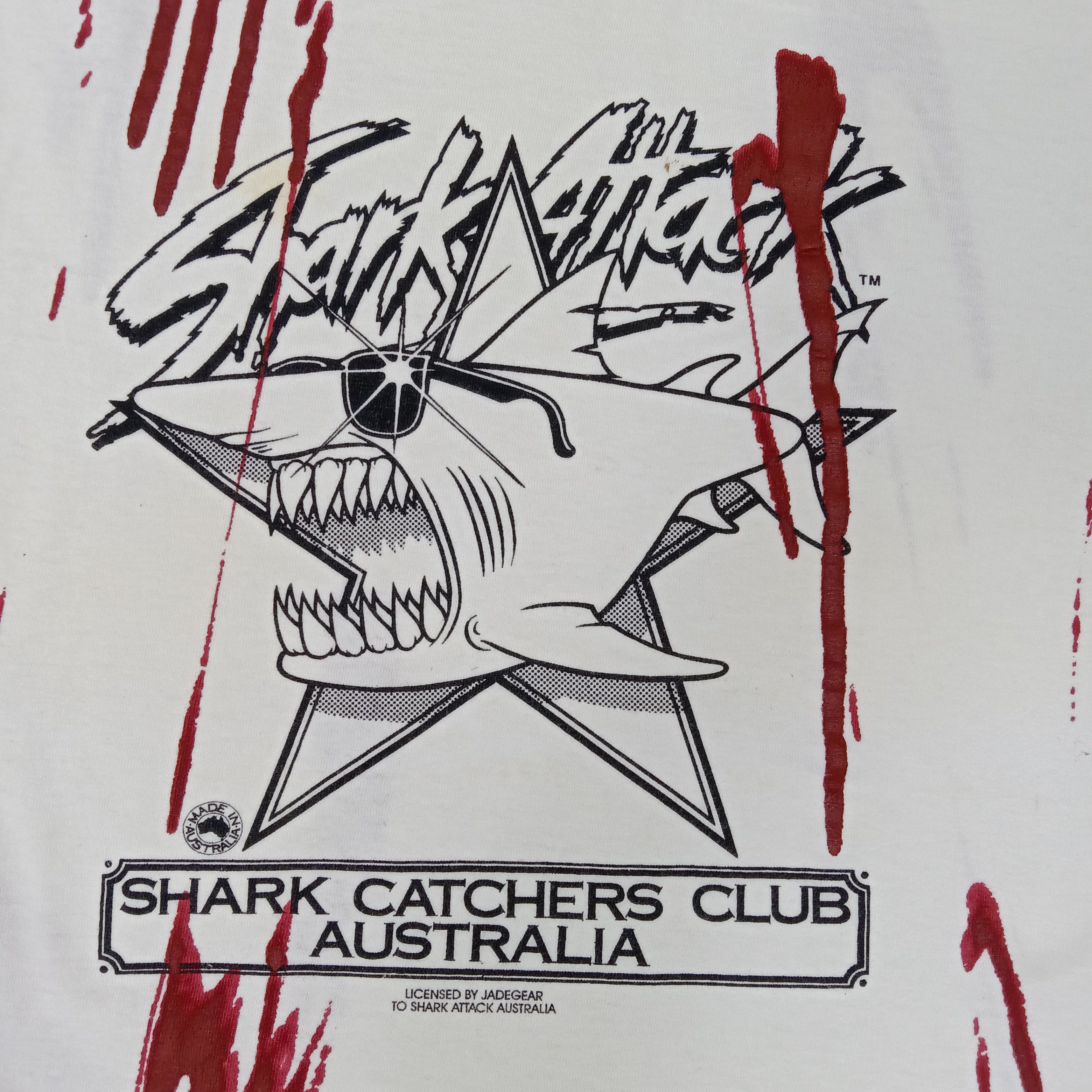 Vintage Shark Catchers Club Australia Movies Promo Tshirt Size US L / EU 52-54 / 3 - 2 Thumbnail