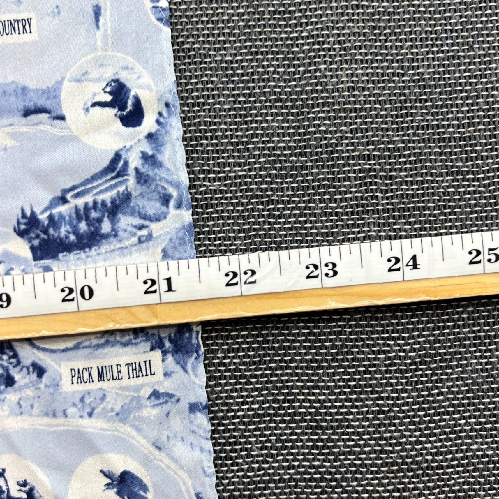Jacob Cohen Jacob Cohen Hankerchief 22x22 Cotton Silk Winter Deer Snow Multicolor Fabric Microfiber AOP Unisex 22x22 Mens Womens Boys Girls Size ONE SIZE - 7 Thumbnail