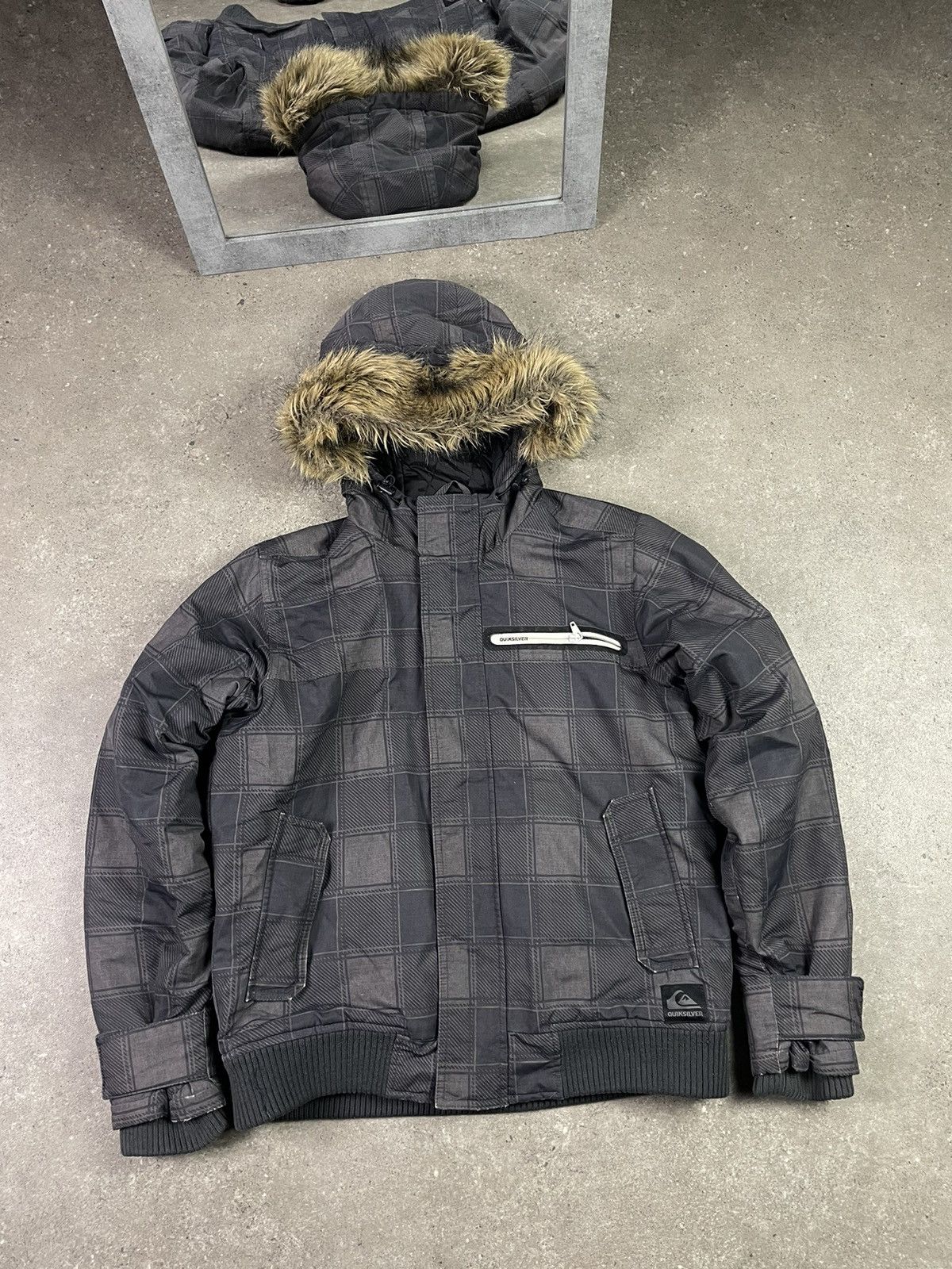 Quiksilver Vintage Y2K QuickSilver Fur Hood Bomber Jacket Size US S / EU 44-46 / 1 - 1 Thumbnail