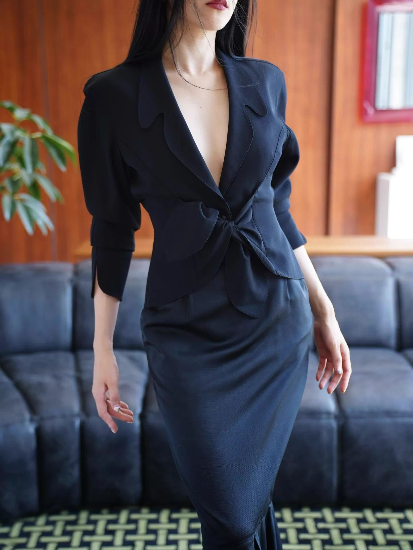 Thierry Mugler Thierry Mugler vintage black wool waist-tie blazer Size S / US 4 / IT 40 - 9 Thumbnail
