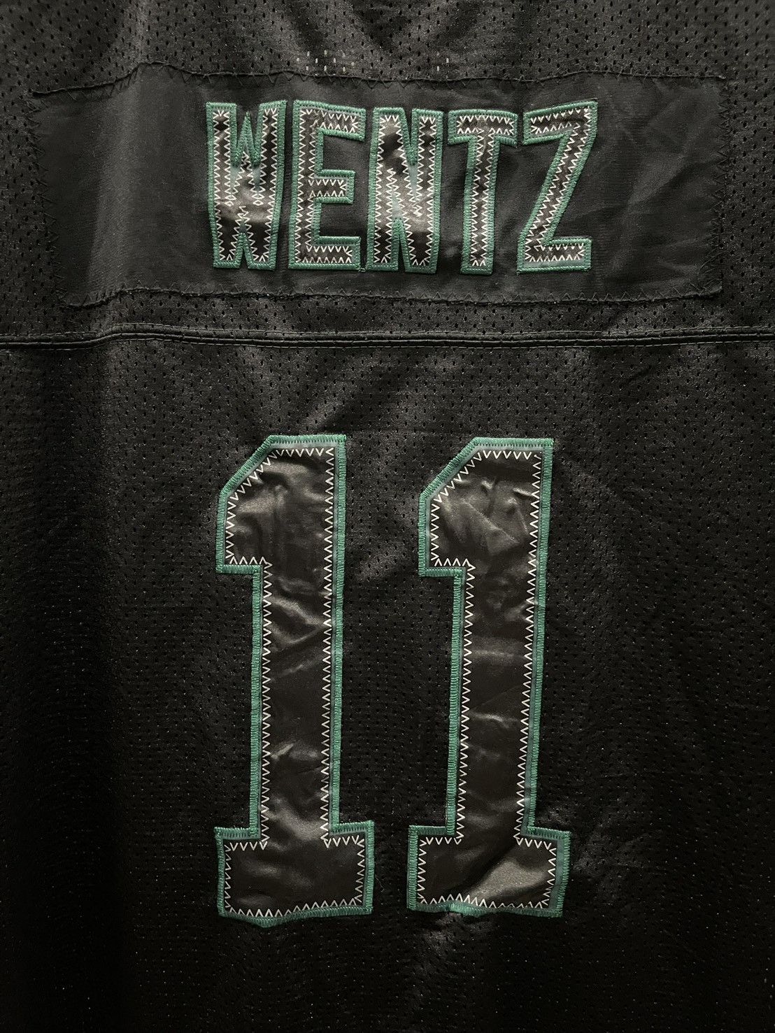 Nike Philadelphia Eagles Carson Wentz #11 Black Elite Jersey Size US M / EU 48-50 / 2 - 4 Thumbnail