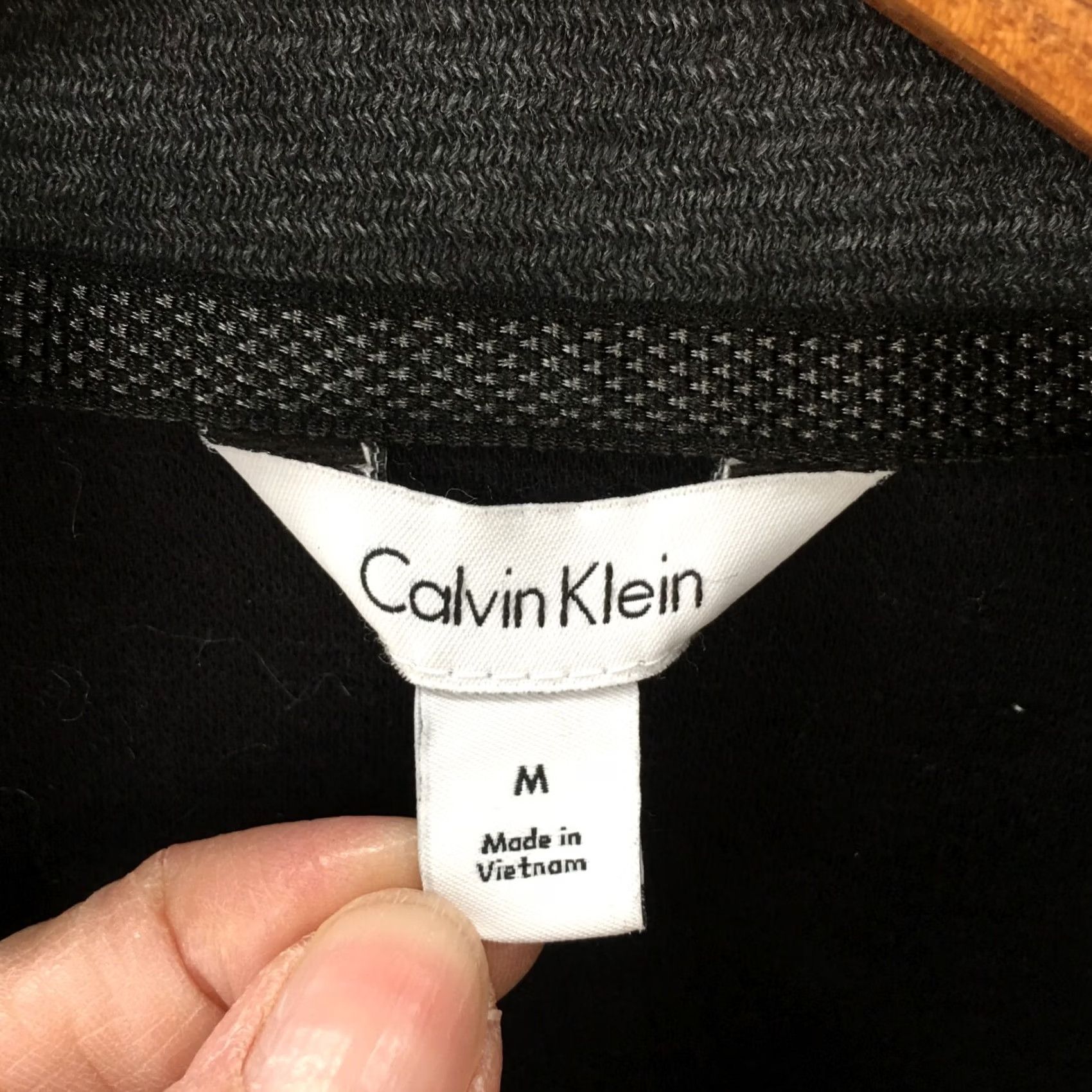 Calvin Klein Calvin Klein Sweatshirt Mens Medium Black Fleece Long Sleeve Pullover Half Zip Size US M / EU 48-50 / 2 - 6 Thumbnail