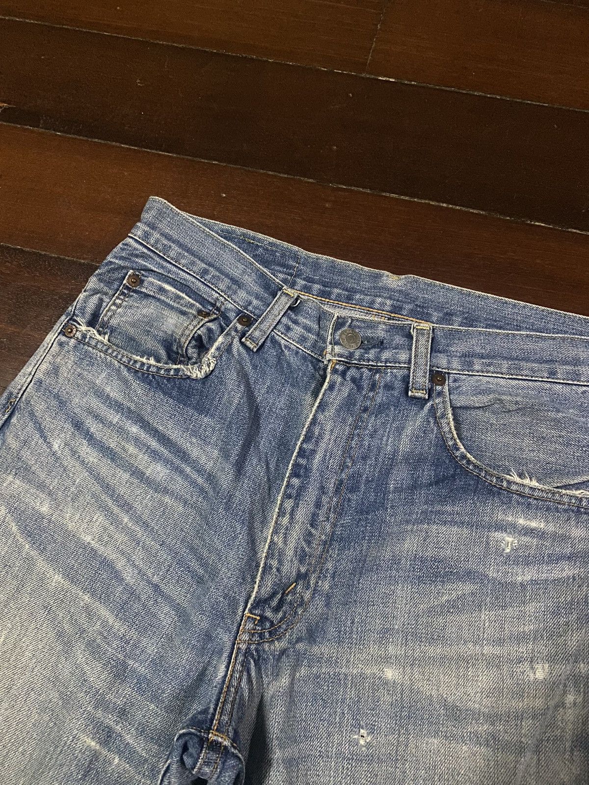 Levi's Vintage Clothing FIRE 🔥 VINTAGE 90s LEVIS BIG E 502 LVC distressed SELVEDGE Size US 33 - 7 Thumbnail