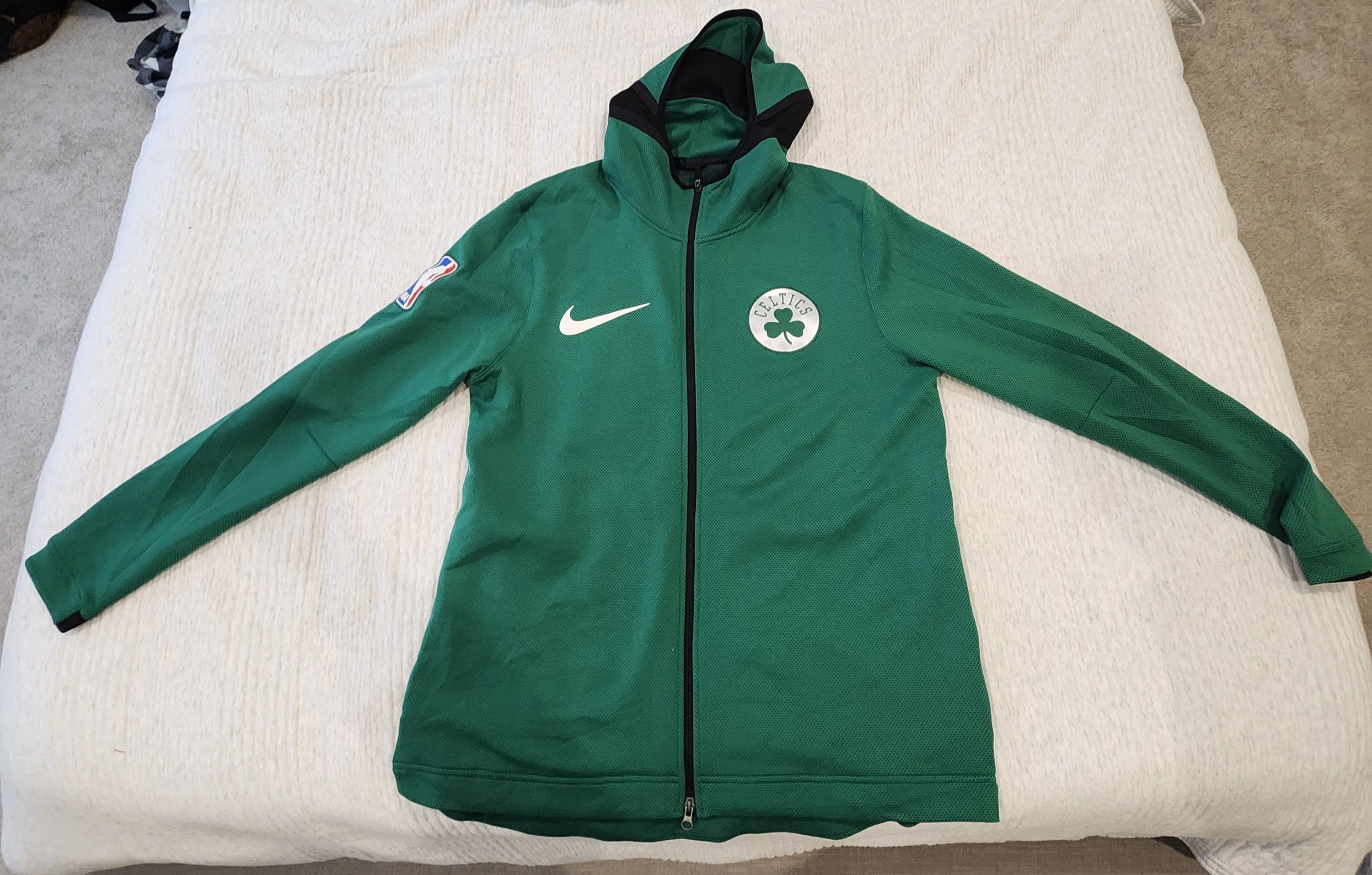 image of 2017 Boston Celtics Nike Dri-Fit Warmup Hoodie in Green, Men's (Size XL)