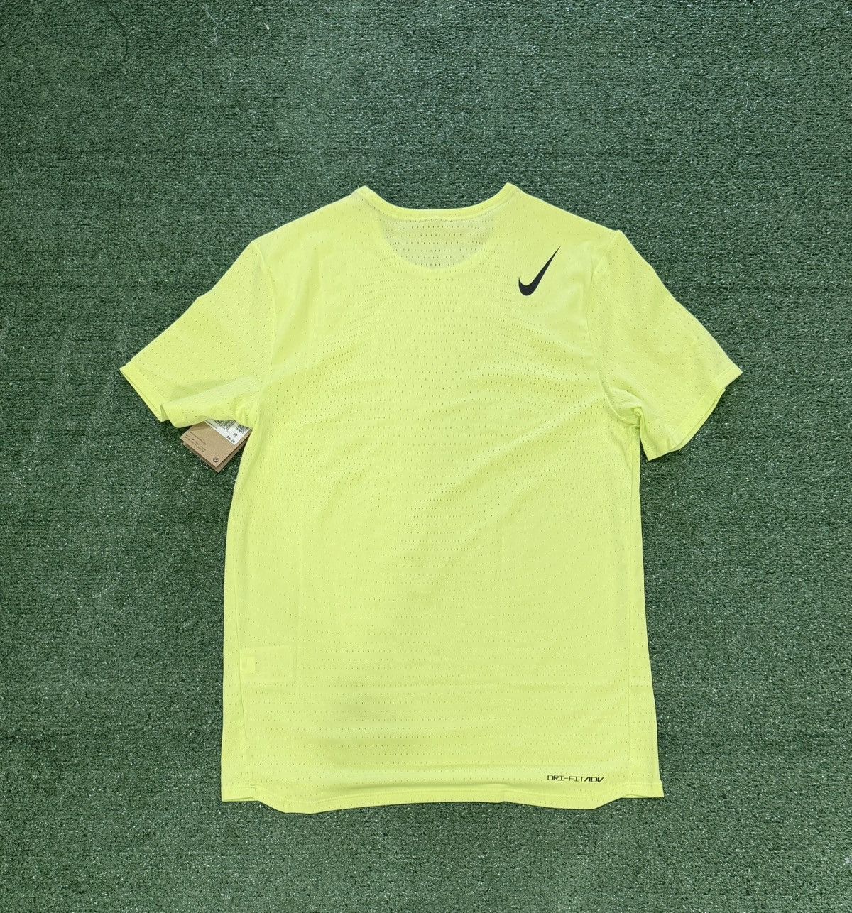 Nike Nike Shirt Mens Small Volt Yellow Aeroswift Dri Fit ADV Size US S / EU 44-46 / 1 - 4 Thumbnail