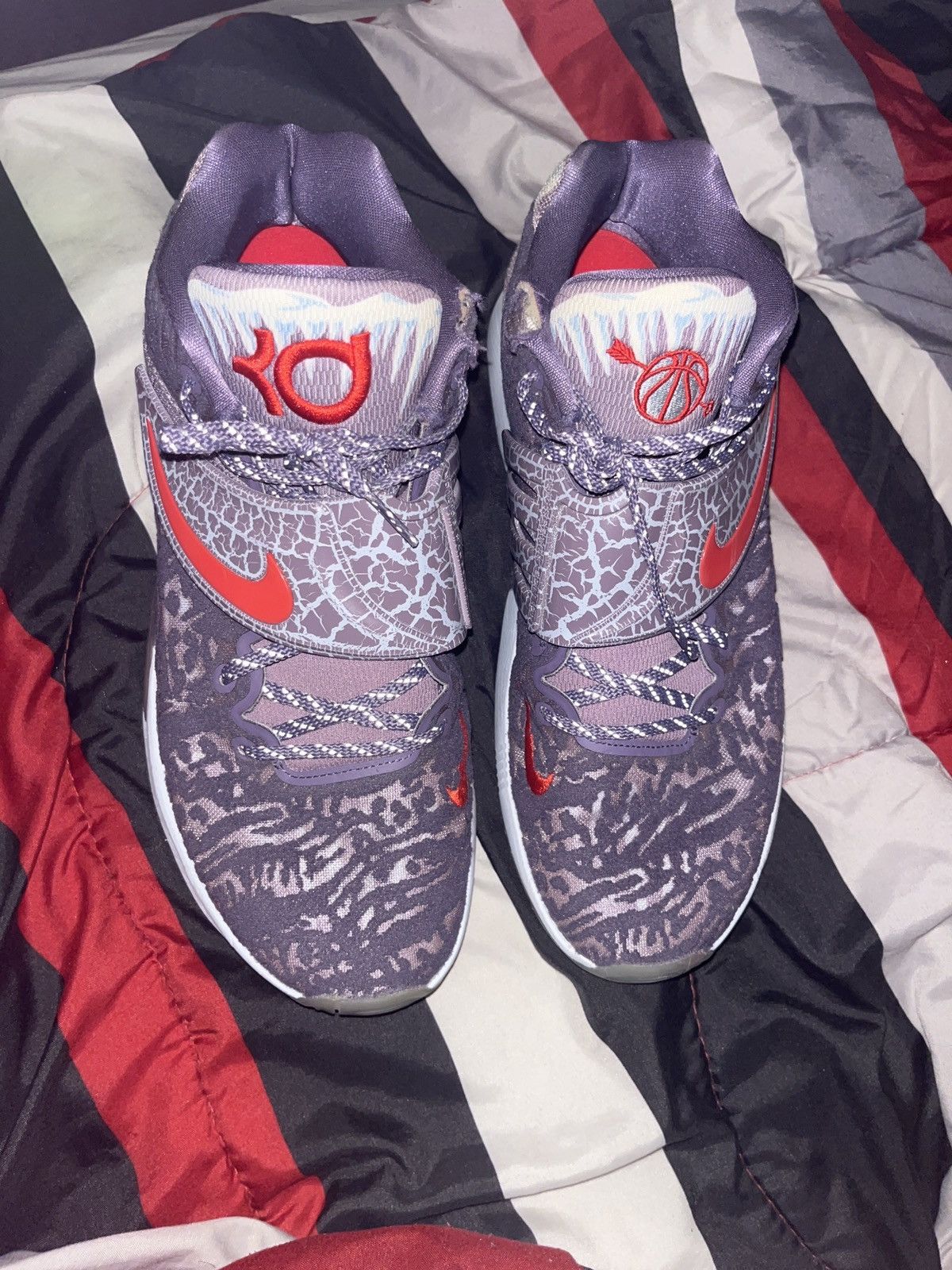 Nike KD14 NRG ‘Valentine’s Day’ Size US 11.5 / EU 44-45 - 2 Thumbnail