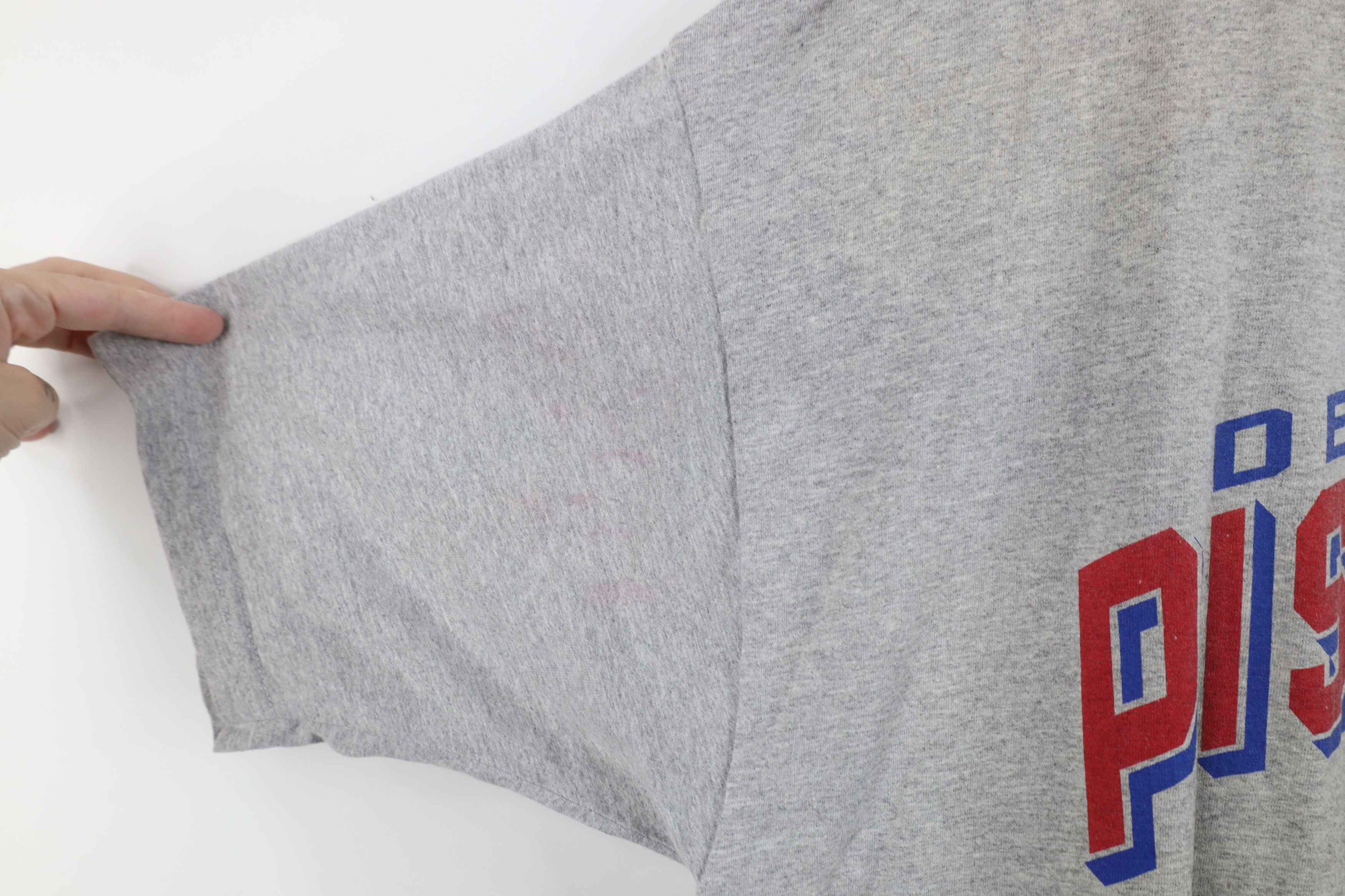 Reebok Vintage Reebok Pistons Basketball T-Shirt Heather Gray Size US XL / EU 56 / 4 - 8 Thumbnail