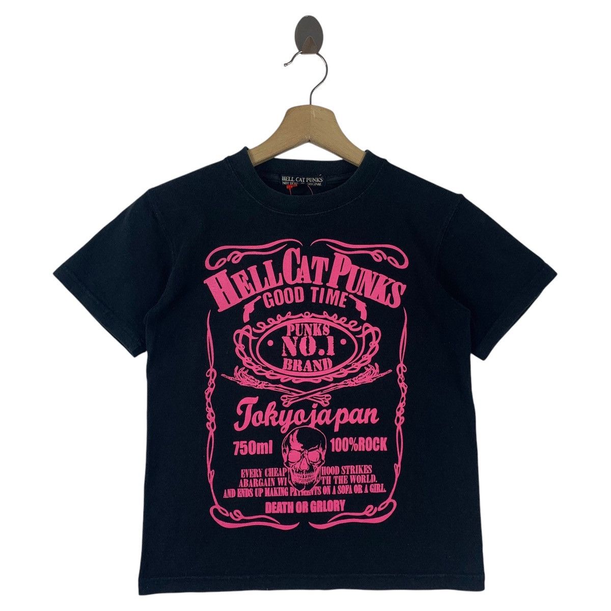 Vintage HELL CAT PUNK punk not dead skull design tee