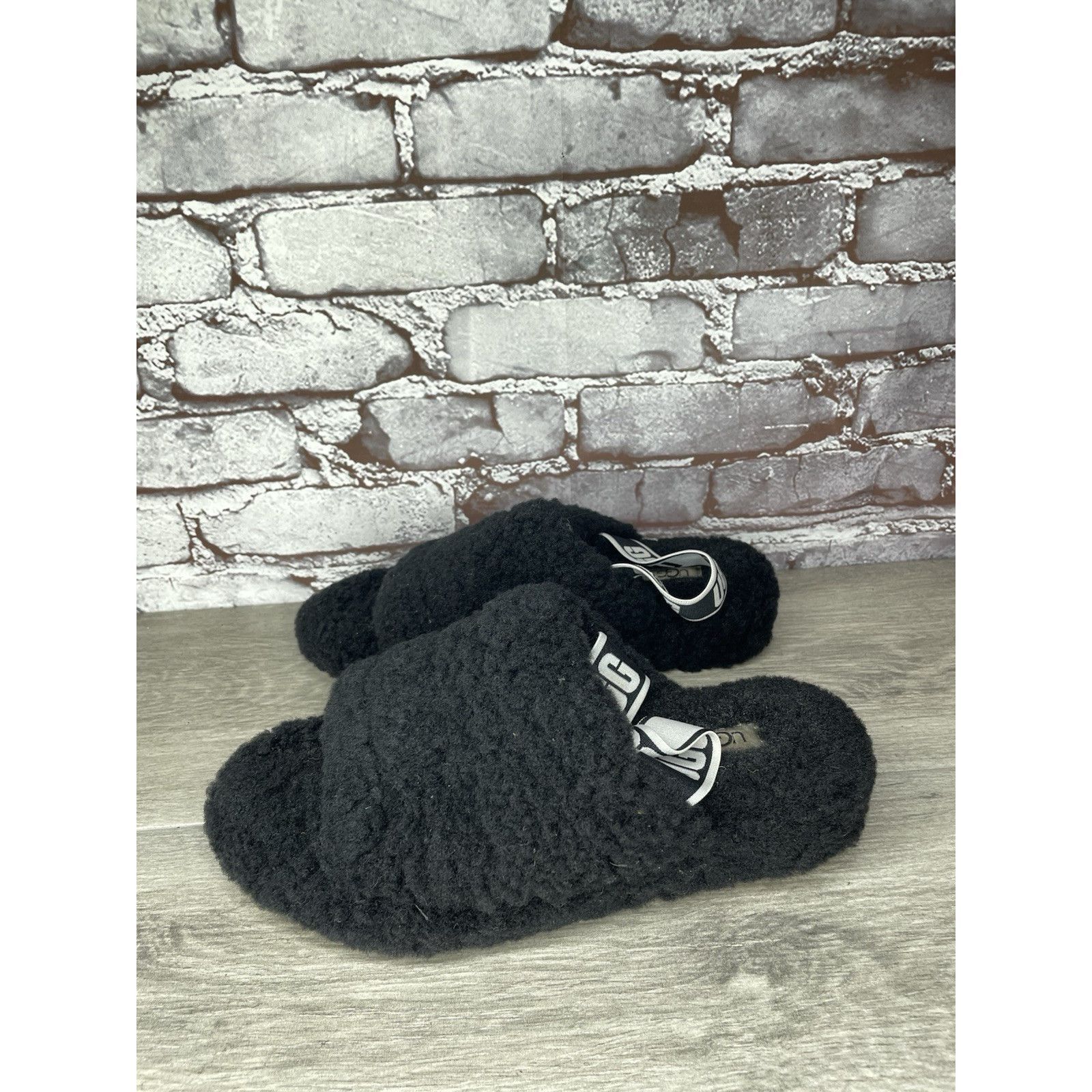 Ugg UGG Fluff Yeah Black Sheepskin Fur Slingback Slippers Sandal Size US 8 / IT 38 - 11 Thumbnail