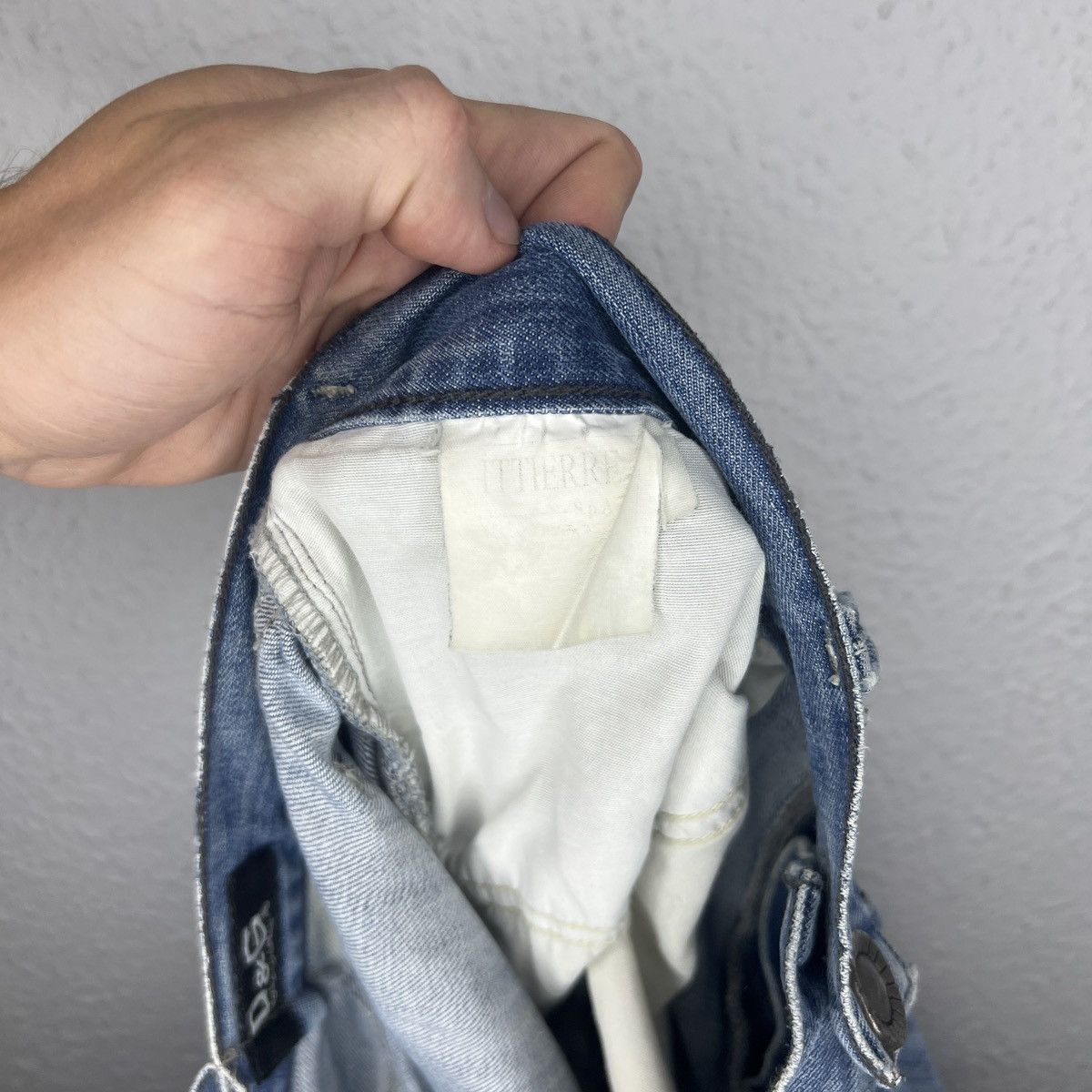 Dolce & Gabbana Vintage Dolce & Gabbana DG Denim Jeans Pants Distressed Logo Size US 32 / EU 48 - 9 Thumbnail