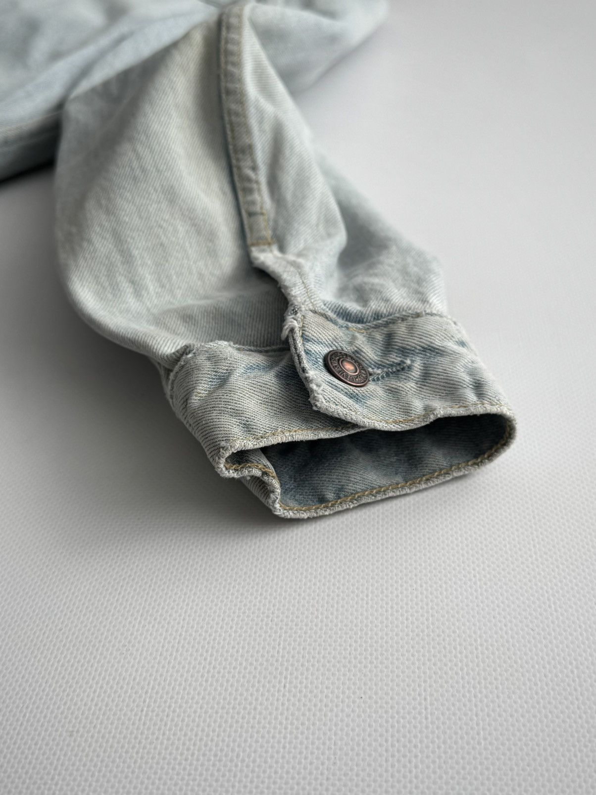 Levi's Vintage 1990s Levi's 70503 'Light Blue' Trucker Jacket Size US L / EU 52-54 / 3 - 5 Thumbnail
