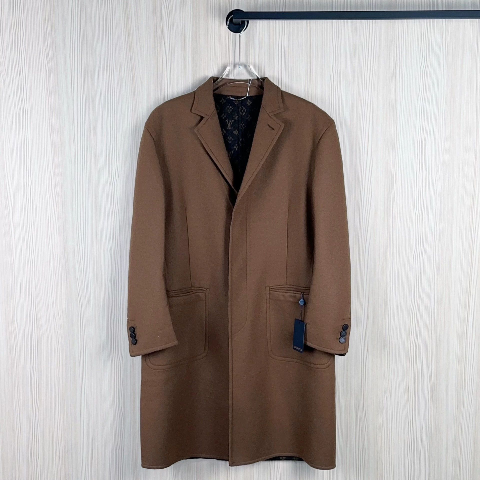Louis Vuitton brown louis vuitton coat in size 50 Size US M / EU 48-50 / 2 - 1 Thumbnail