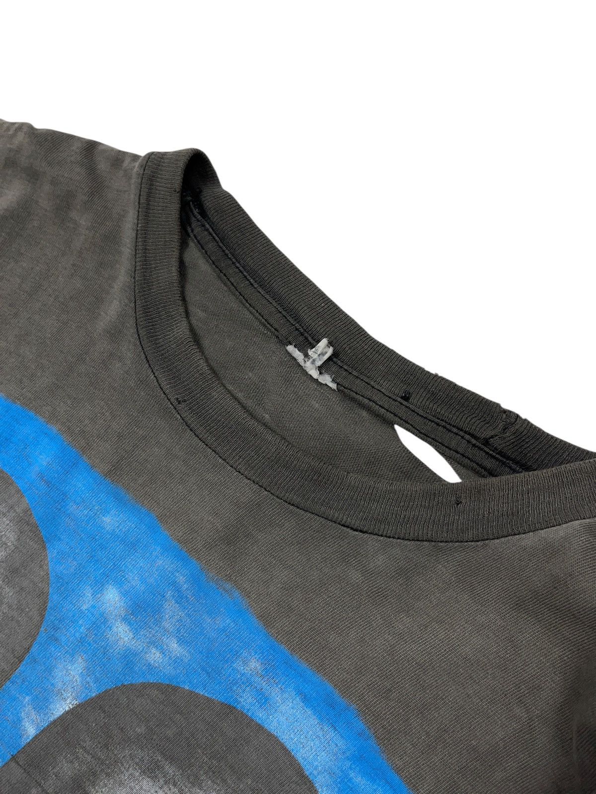 Pink Floyd Vintage 1994 Pink Floyd The Division Bell Distressed T-shirt Size US L / EU 52-54 / 3 - 5 Thumbnail