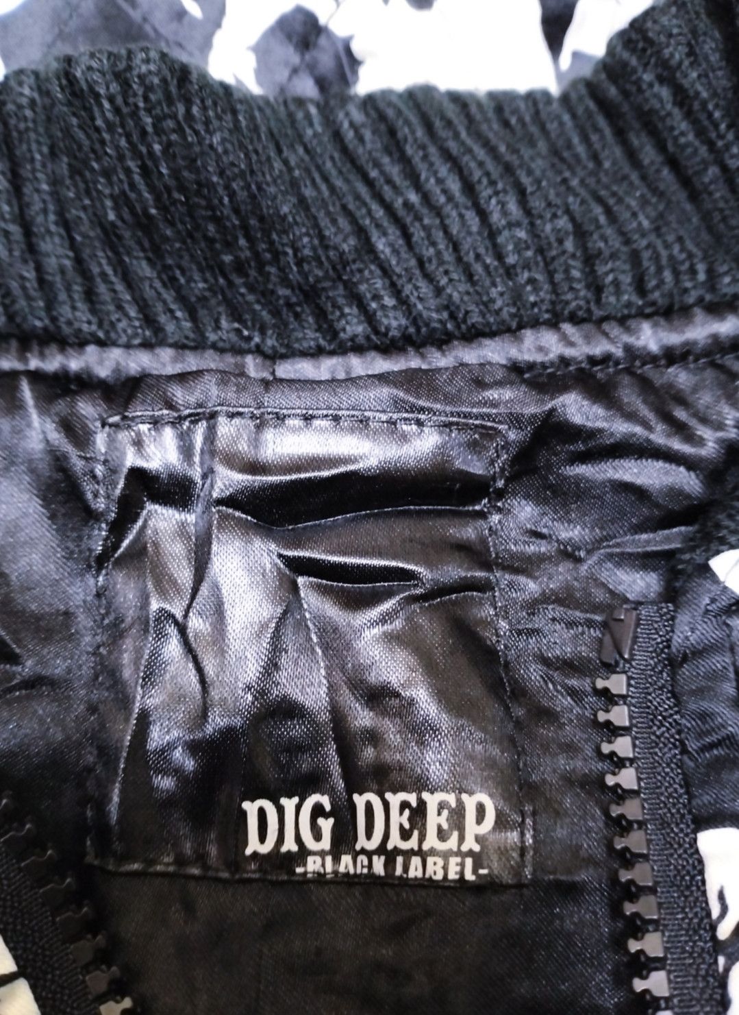 Japanese Brand × Vintage Dig Deep skull and Roses Jacket Size US M / EU 48-50 / 2 - 3 Thumbnail