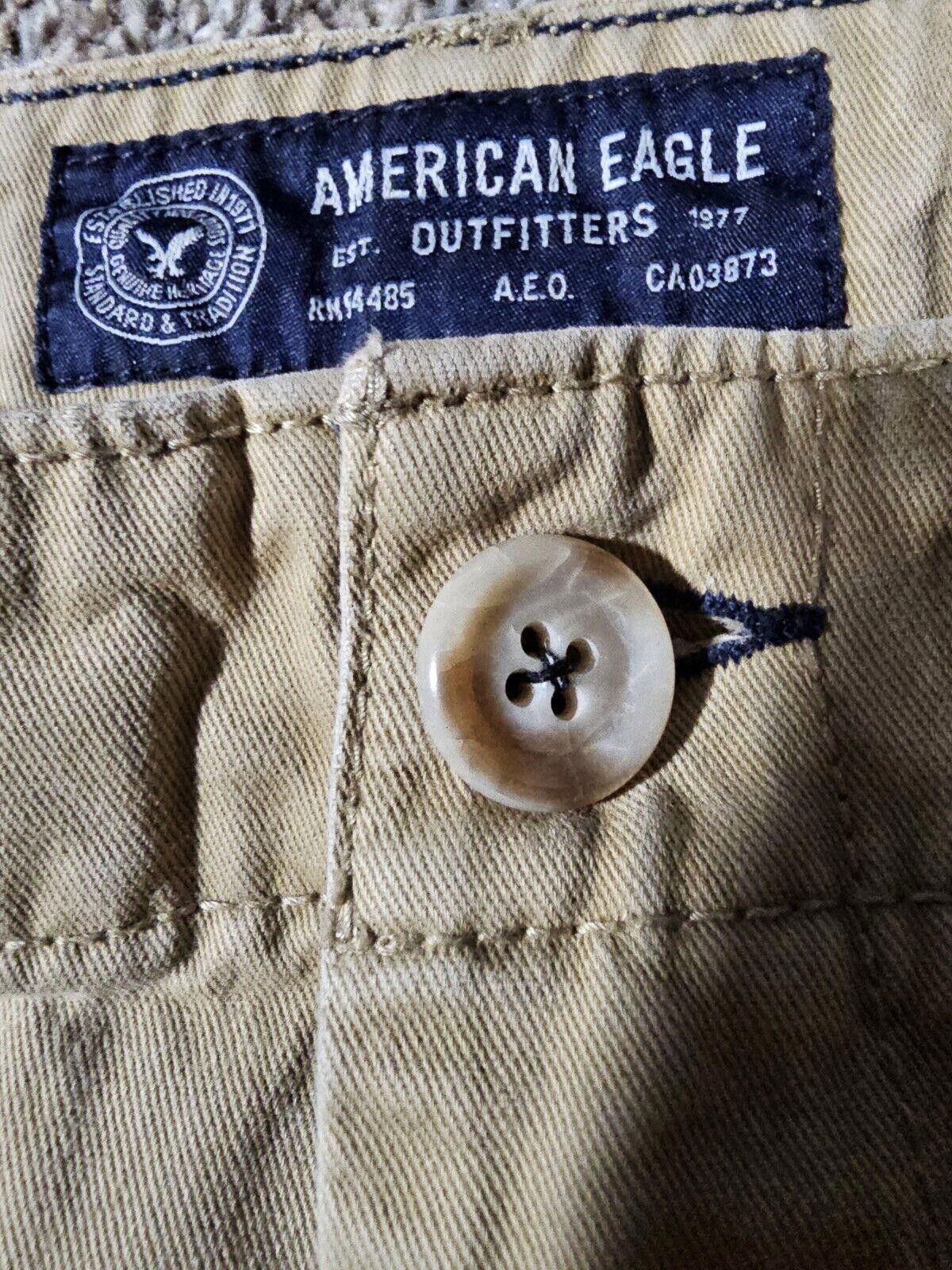 Designer American Eagle Shorts Mens 28W Khaki Beige Longboard Bermuda Size US 28 / EU 44 - 2 Thumbnail