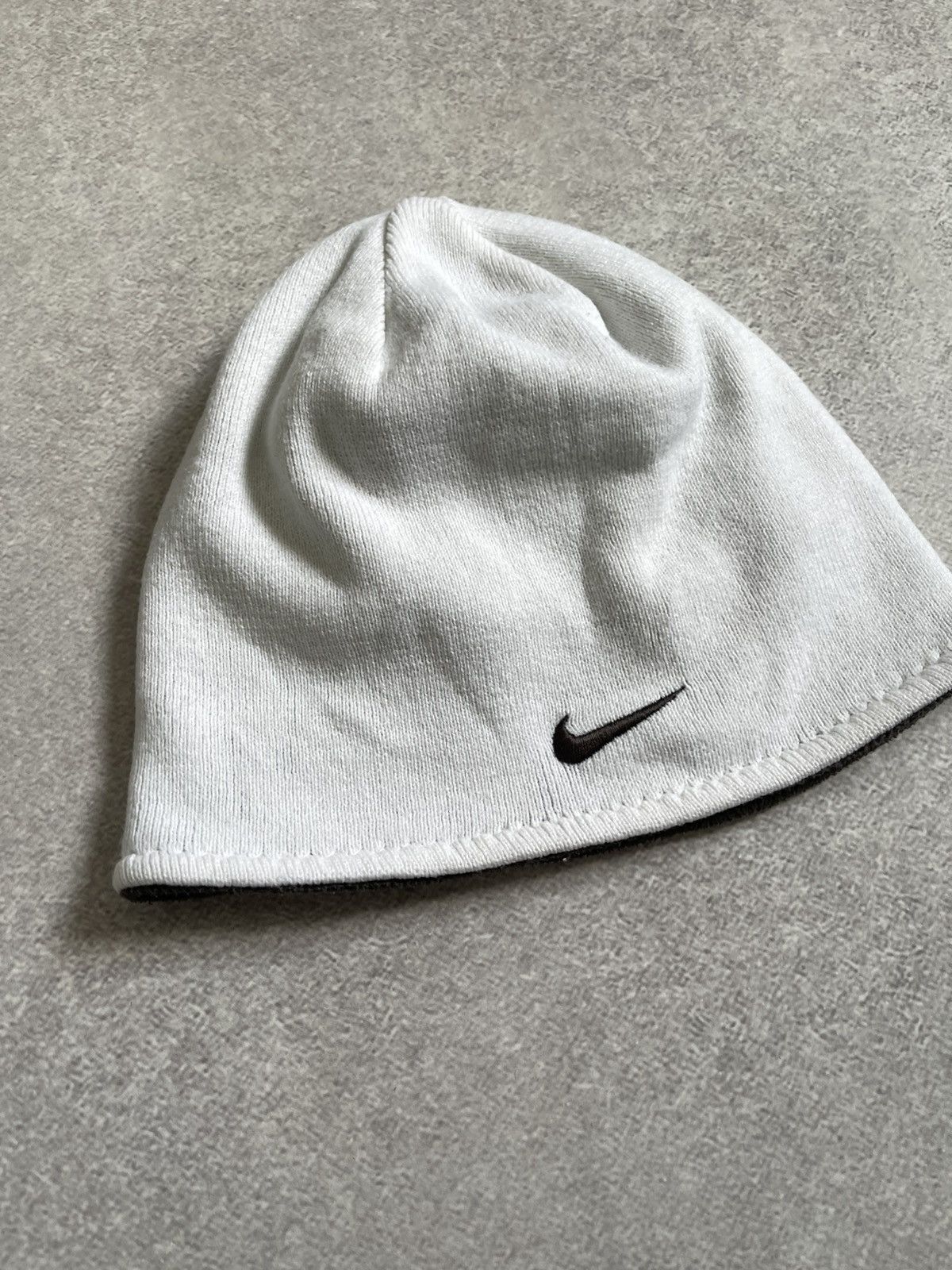 Nike Vintage Nike Reversible Fleece Y2k Swoosh Beanie Hat Size ONE SIZE - 3 Thumbnail