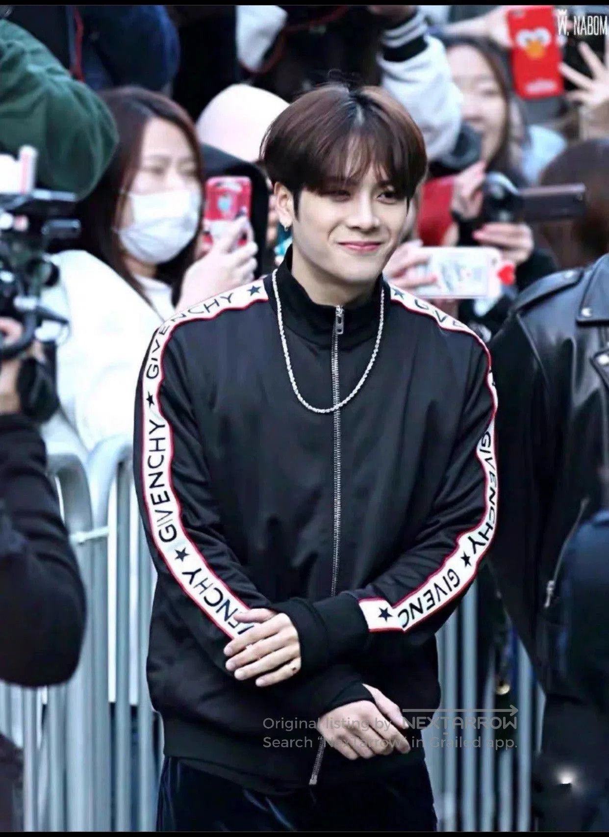 Givenchy givenchy black zip-up jacket for spring. Size US S / EU 44-46 / 1 - 5 Thumbnail