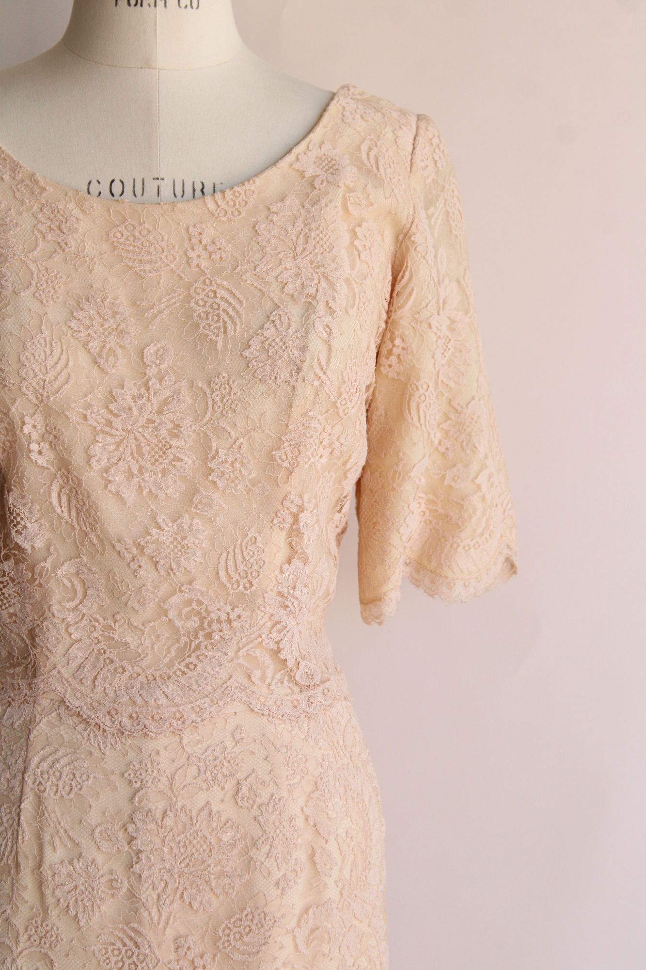 Vintage Vintage 1960s Dress, Pink Illusion Lace Fluttery Open Back Size M / US 6-8 / IT 42-44 - 3 Thumbnail