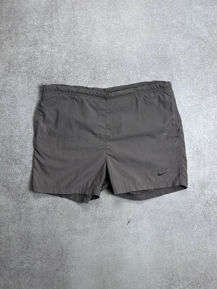 Nike × Vintage Vintage Nike Swoosh Baggy Nylon Sportwear Shorts M Size US 34 / EU 50 - 1 Thumbnail