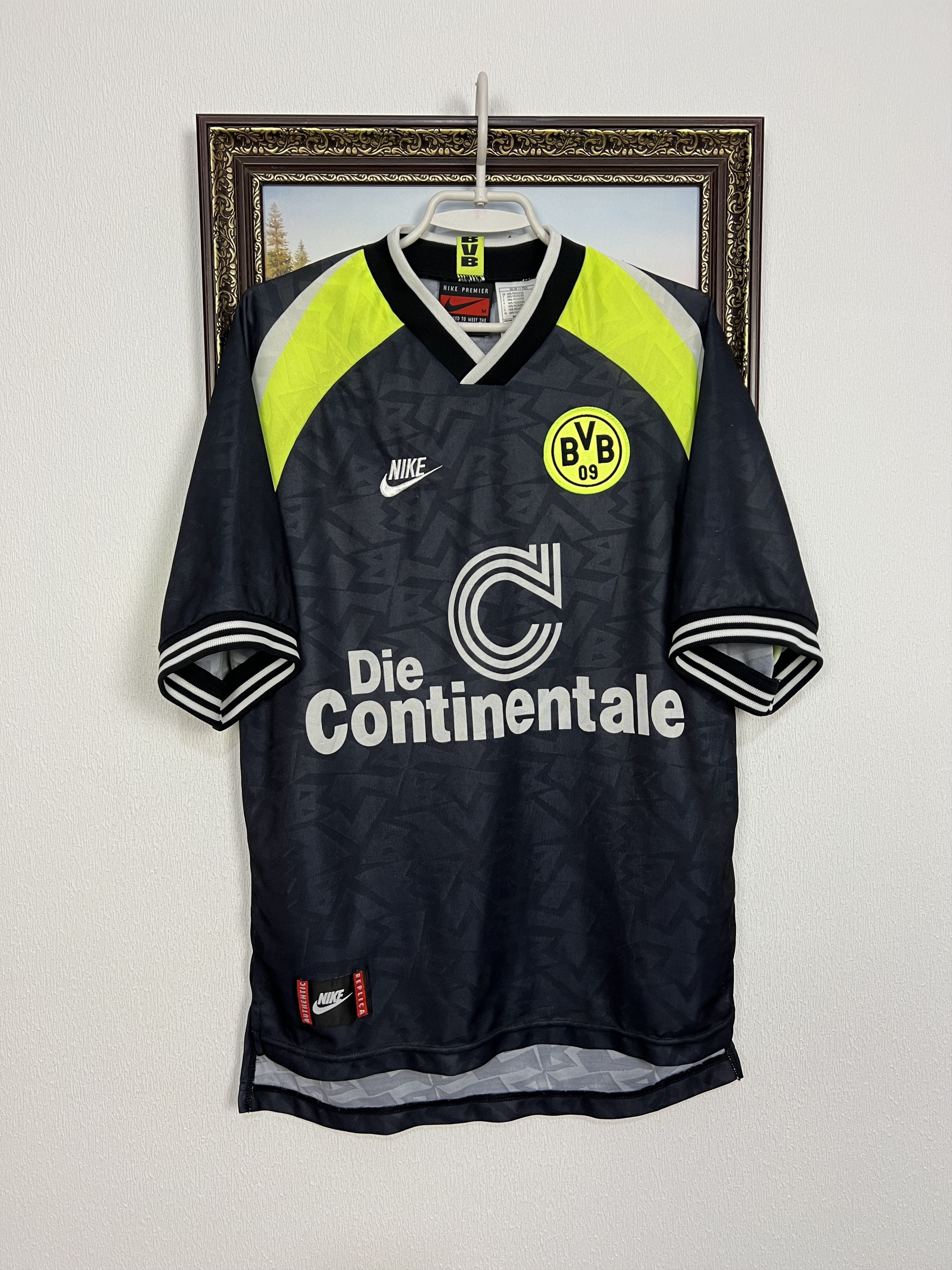 Nike Borussia Dortmund Away football shirt Soccer Jersey Trikot Size US M / EU 48-50 / 2 - 1 Thumbnail