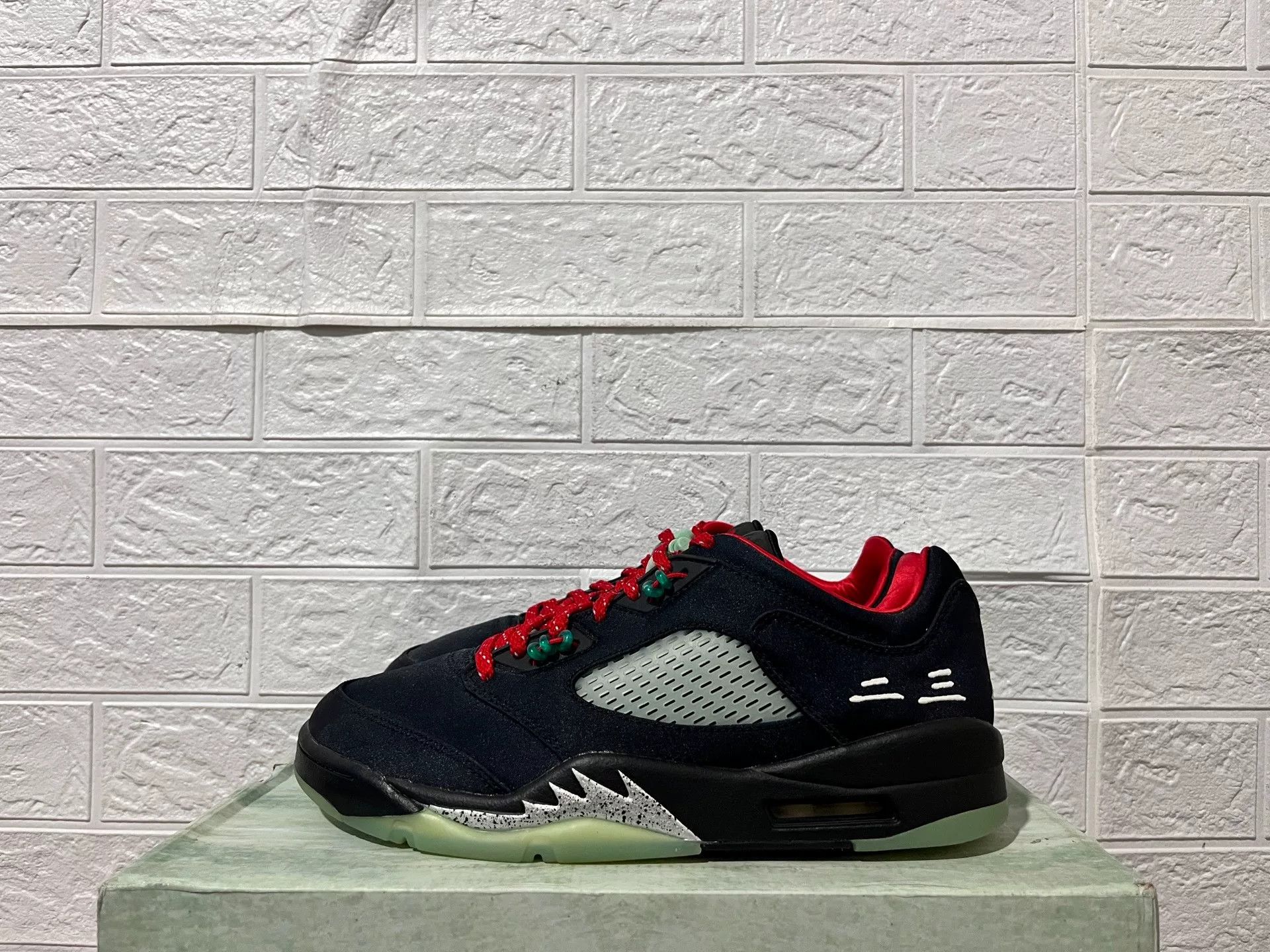 Nike Nike AJ5 Lowtop Sneakers 11 Men Size US 11 / EU 44 - 1 Thumbnail