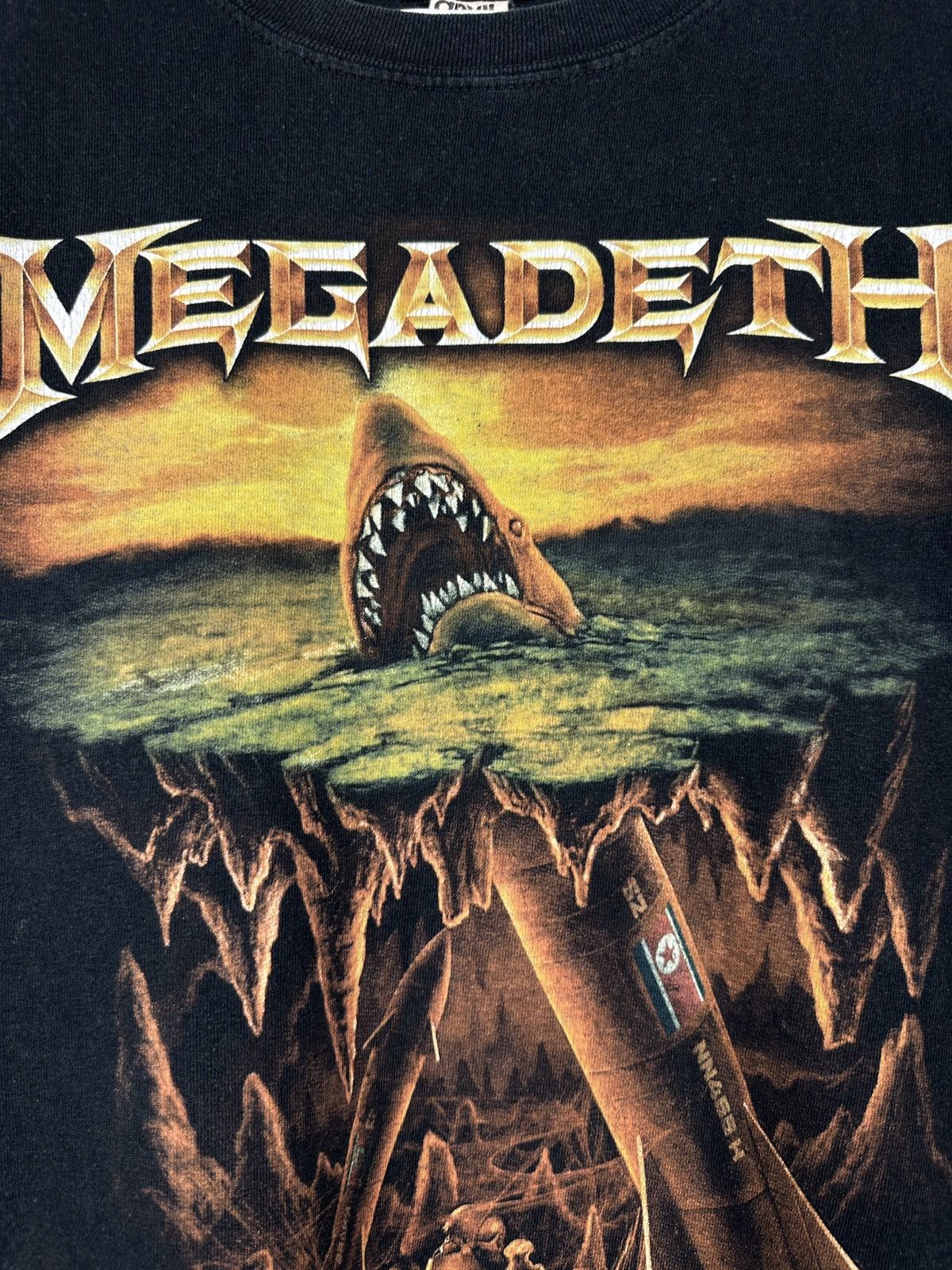 Band Tees Vintage Megadeth Warhead Shark Graphic Metal Rock TShirt Tee Size US XL / EU 56 / 4 - 4 Thumbnail