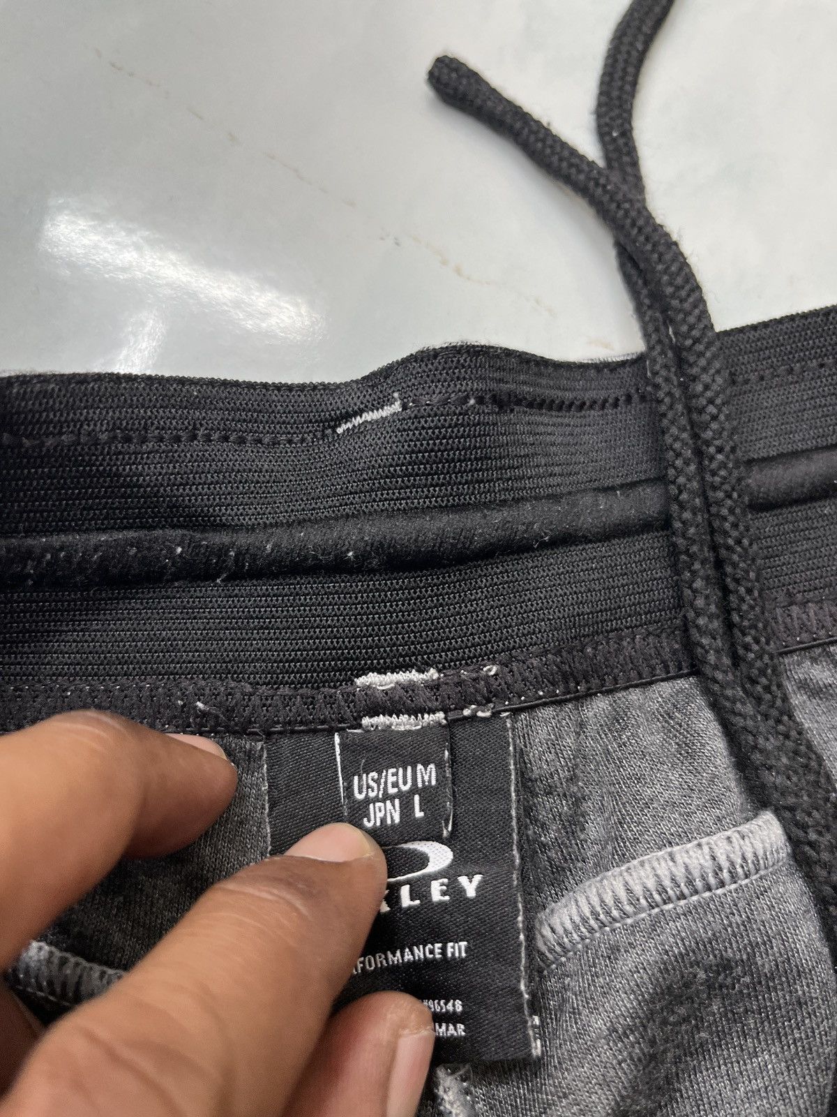 Oakley 🔥🔥🔥STEALS OAKLEY JOGGER PANTS Size US 33 - 14 Thumbnail