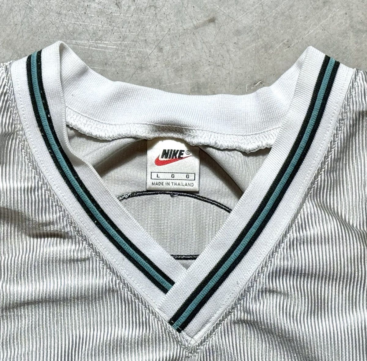 Nike × Vintage Vintage 90’s Nike Basketball Dazzle Jersey size L Size US L / EU 52-54 / 3 - 7 Thumbnail