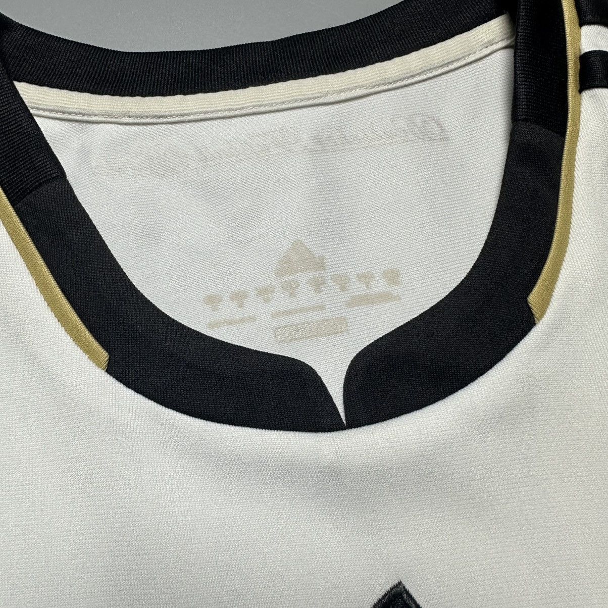 Vintage GERMANY ADIDAS 2010 WORLD CUP FOOTBALL JERSEY #8 OZIL Size US M / EU 48-50 / 2 - 7 Thumbnail