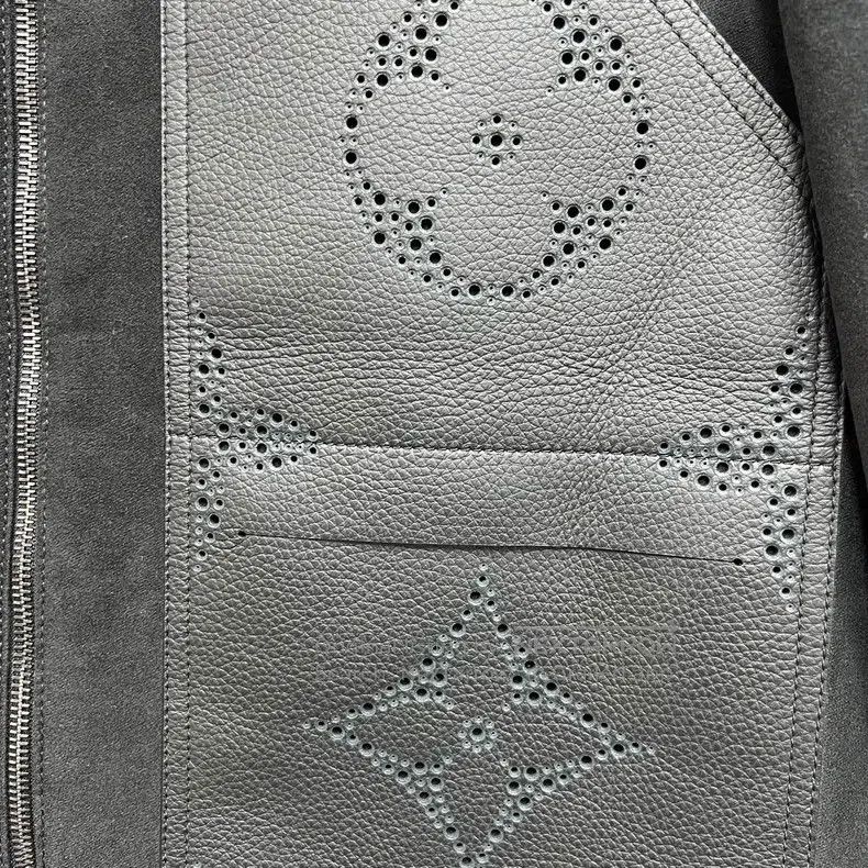 Louis Vuitton Louis Vuitton 25 New Capsule Series Cutout LOGO Patchwork Size US M / EU 48-50 / 2 - 4 Thumbnail