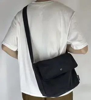 New Retro Fashion Canvas Messenger Shoulder Bag in Black, Men's