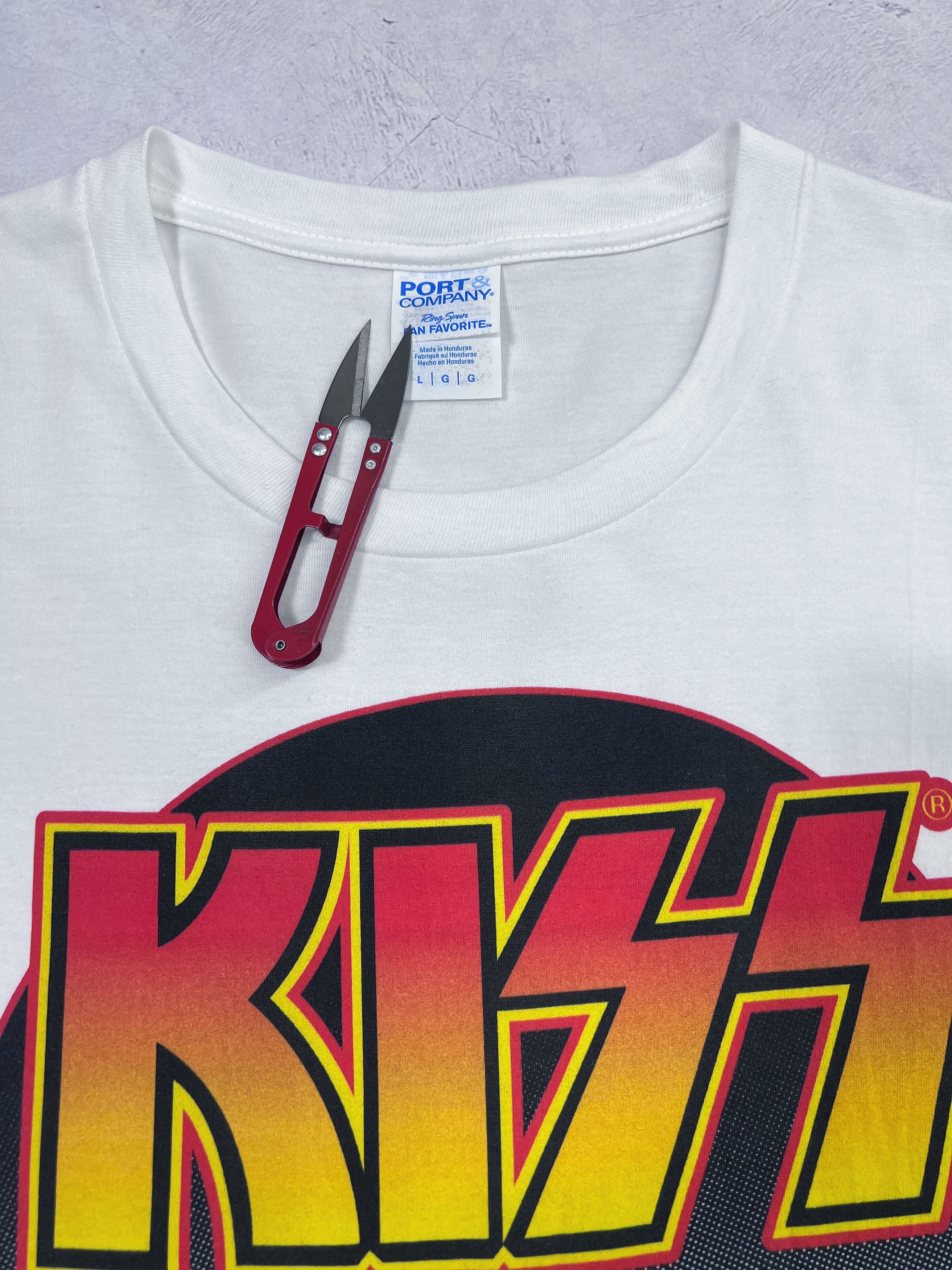 Band Tees Kiss T-Shirt Love Gun Tour by Port & Company Size US M / EU 48-50 / 2 - 6 Thumbnail
