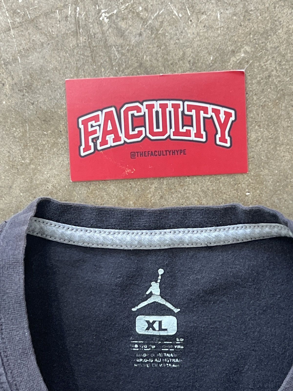 Jordan Brand Air Jordan Jumpman Logo Tee Youth XL Size US XXS / EU 40 - 3 Thumbnail