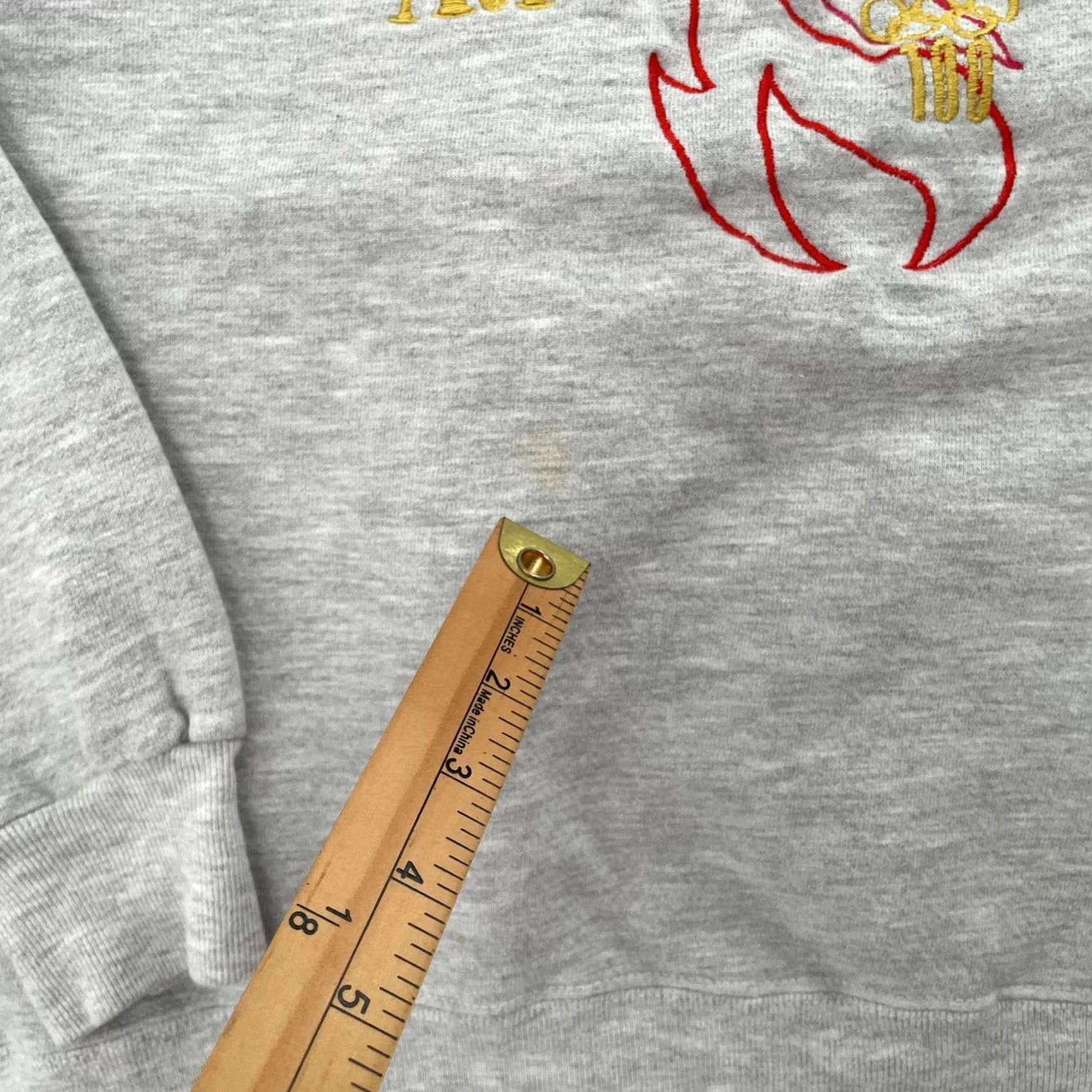 Champion VINTAGE Champion Pullover Sweater Shirt Women’s Medium Gray 1996 Olympics 90s Embroidered Logo - Cotton Blend Fleece Casual Size M / US 6-8 / IT 42-44 - 7 Thumbnail