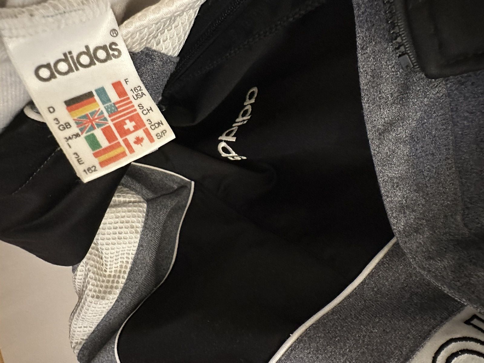 Adidas Adidas Tracksuit Size S-M Vintage Retro Adidas Suit Size US S / EU 44-46 / 1 - 10 Thumbnail