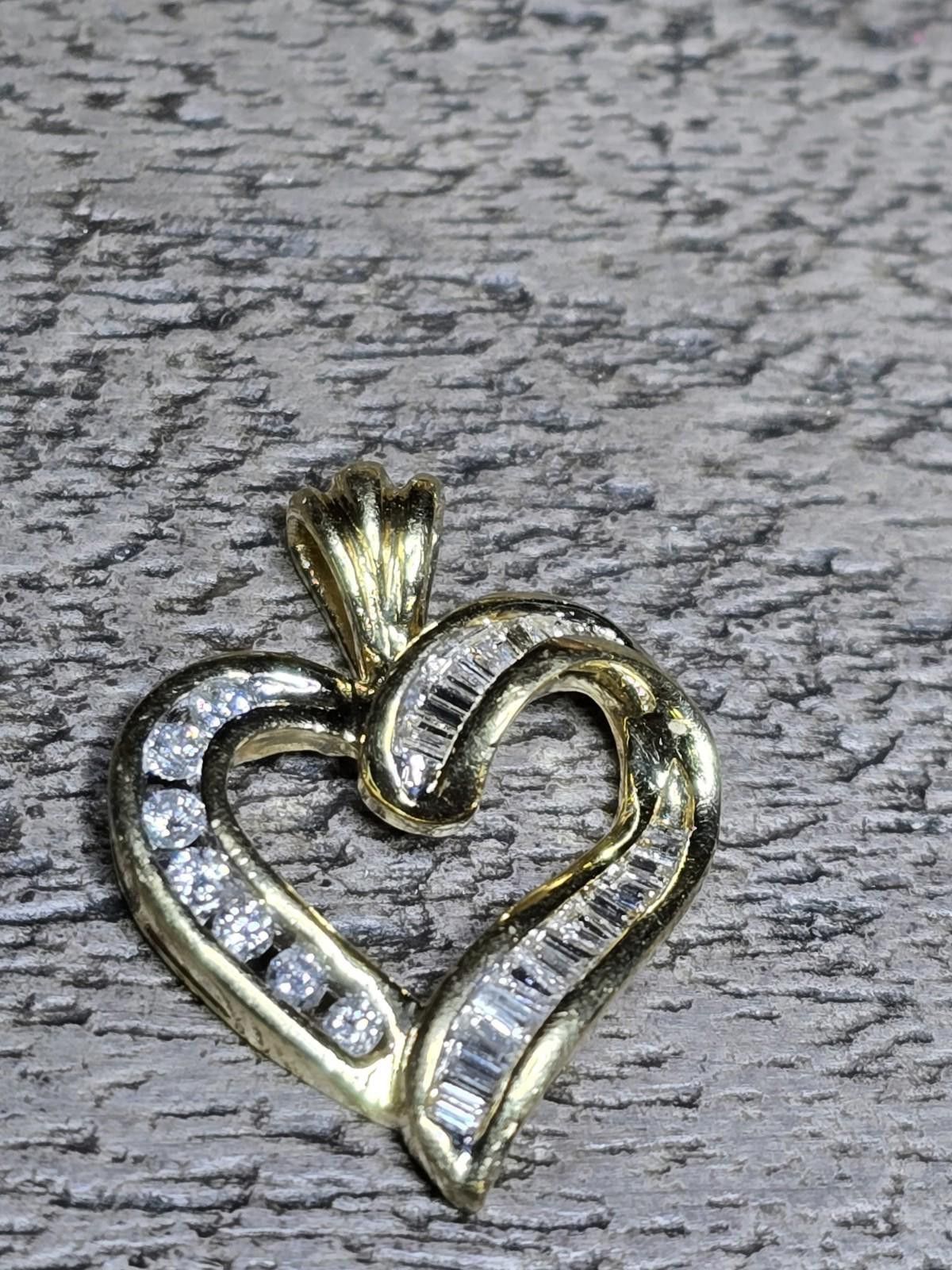 14k Gold Encrusted Diamond Heart Estate Pendant 2g
