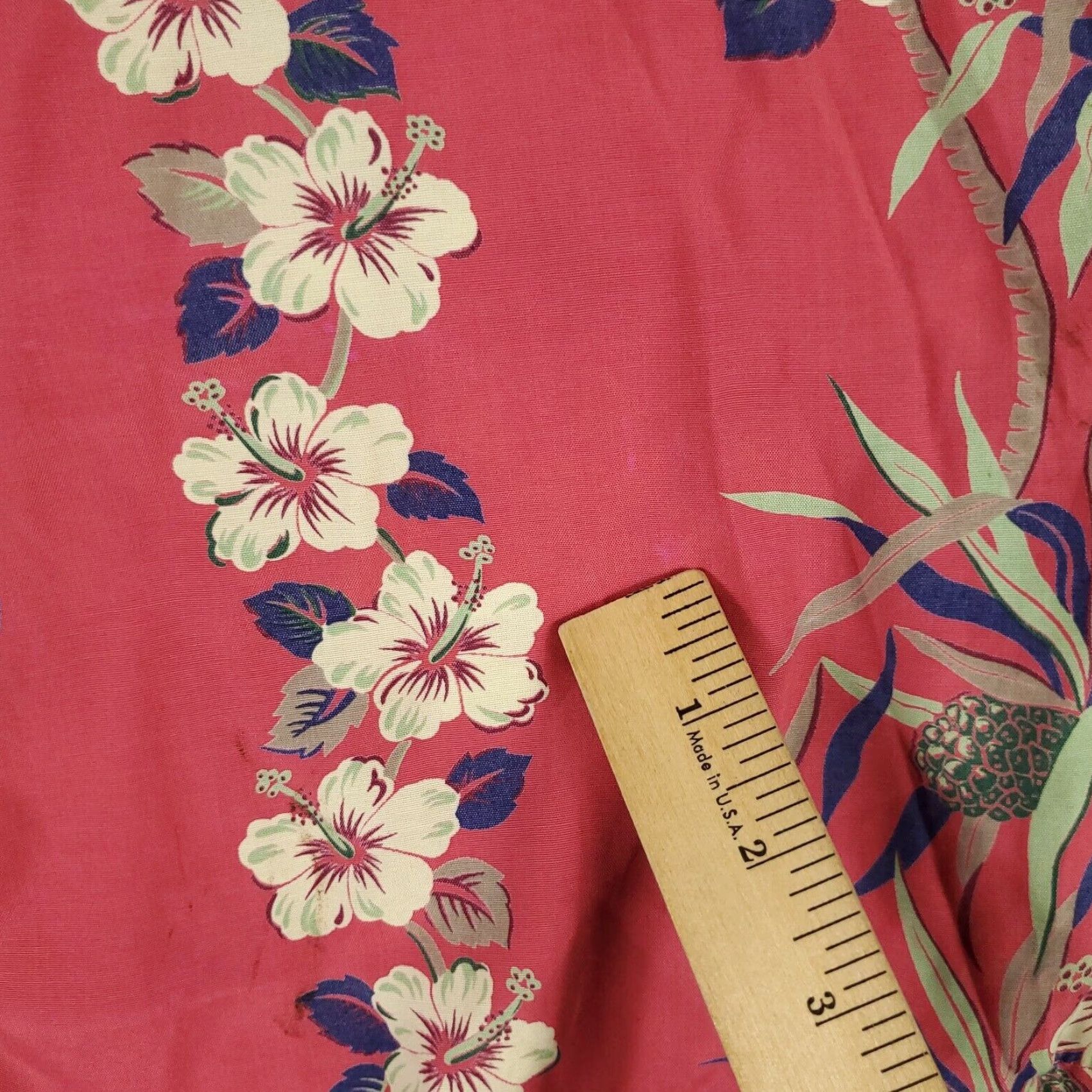 IOLANI VINTAGE IOLANI Hawaiian Shirt Mens Large Pink Geometric Rayon Button-Up Aloha Size US L / EU 52-54 / 3 - 6 Thumbnail